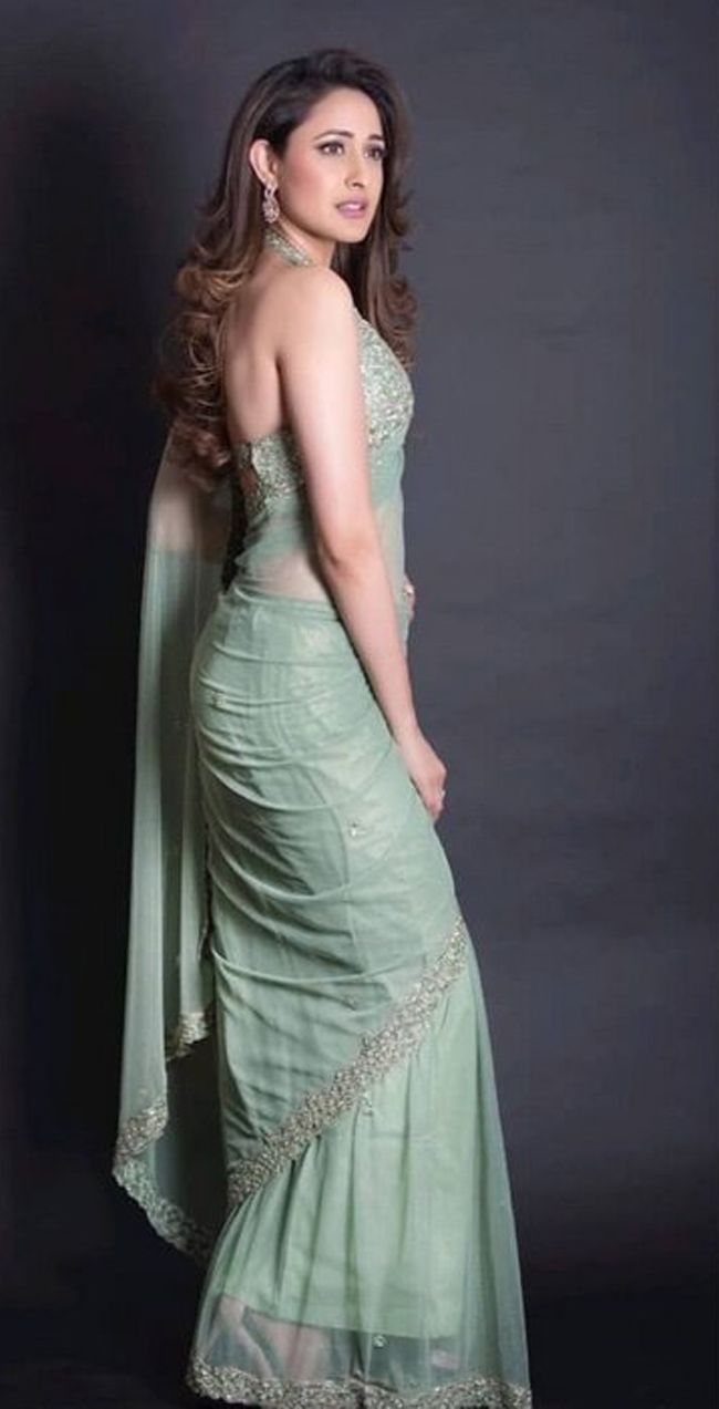 650x1273 Pragya Jaiswal Phone Wallpaper