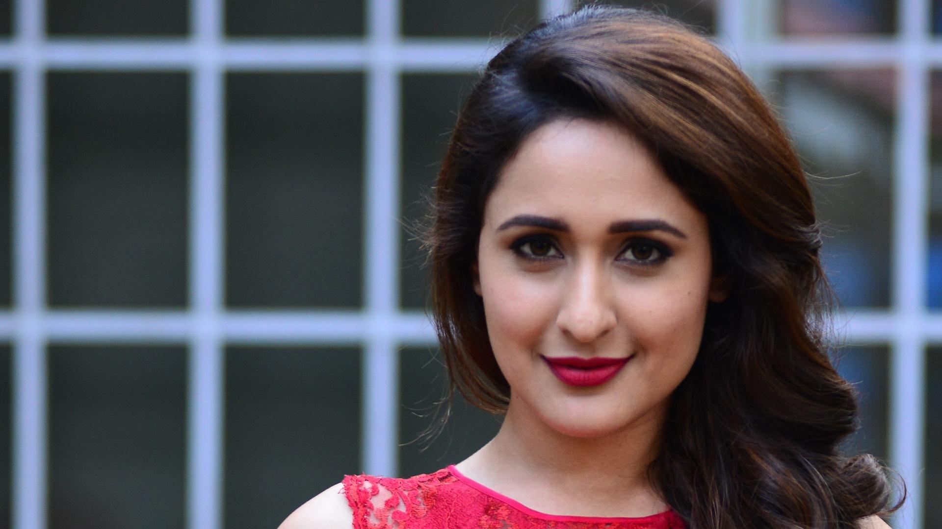 1920x1080 Pragya Jaiswal Wallpaper