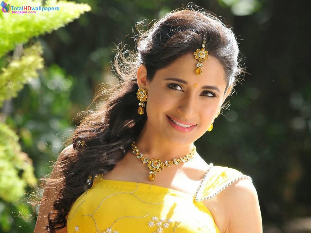 1024x768 Tamil Actress HD Wallpaper FREE Downloads: Pragya Jaiswal HD Wallpaper