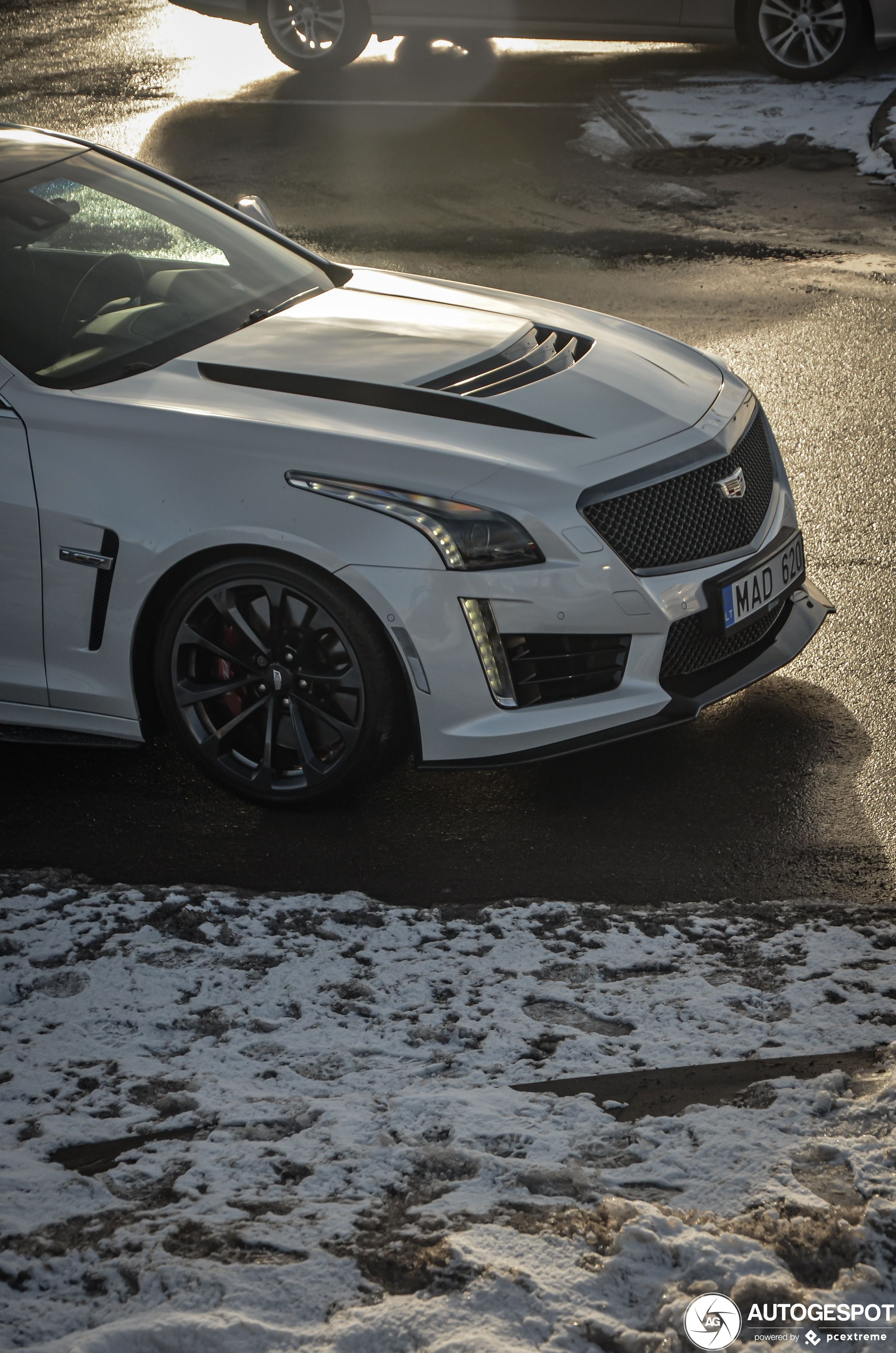 2540x3835 Cadillac CTS V 2015 March 2022