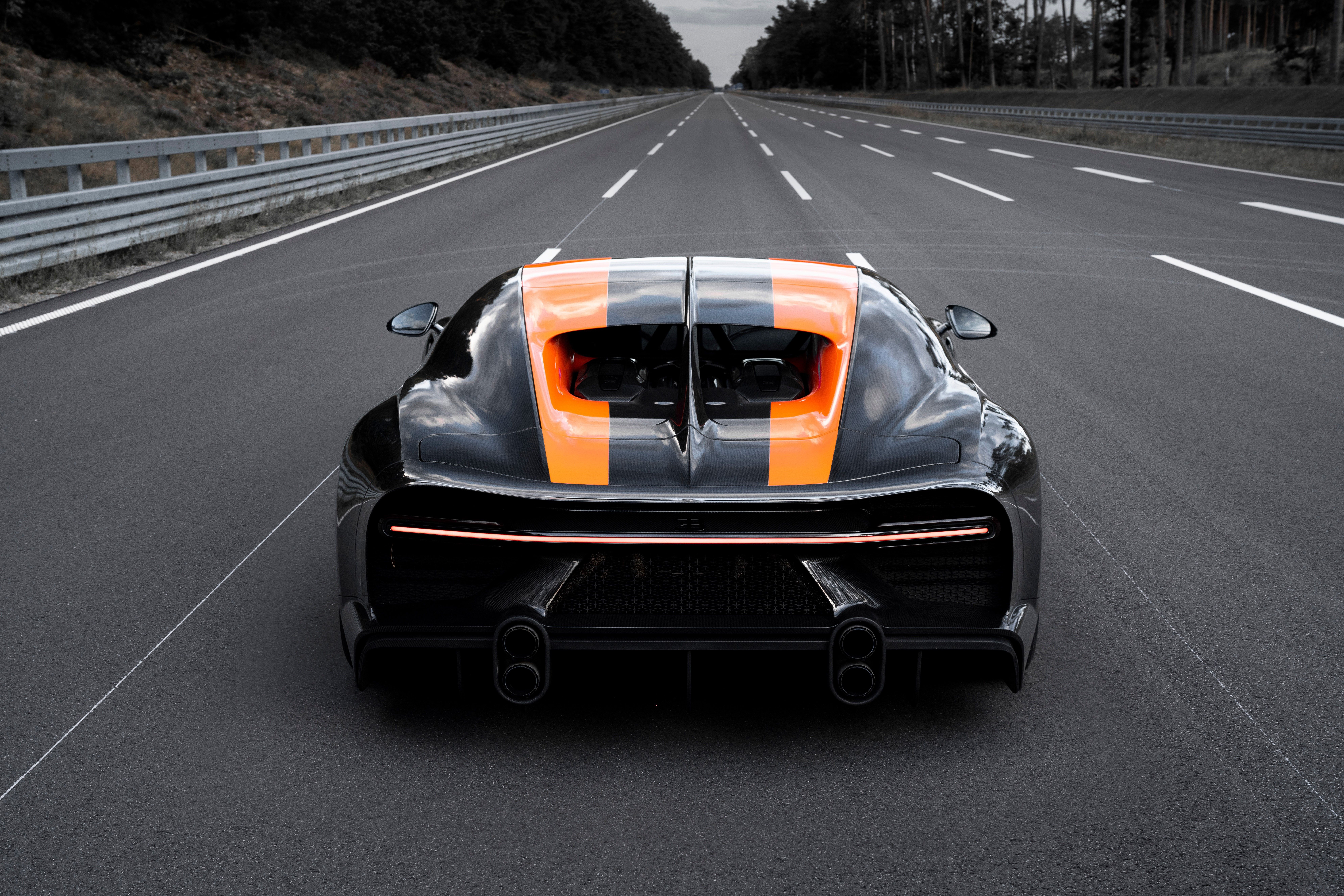 7952x5304 4K, 5K, 6K, 7K, Chiron Super Sport Roads, BUGATTI, Back view Gallery HD Wallpaper