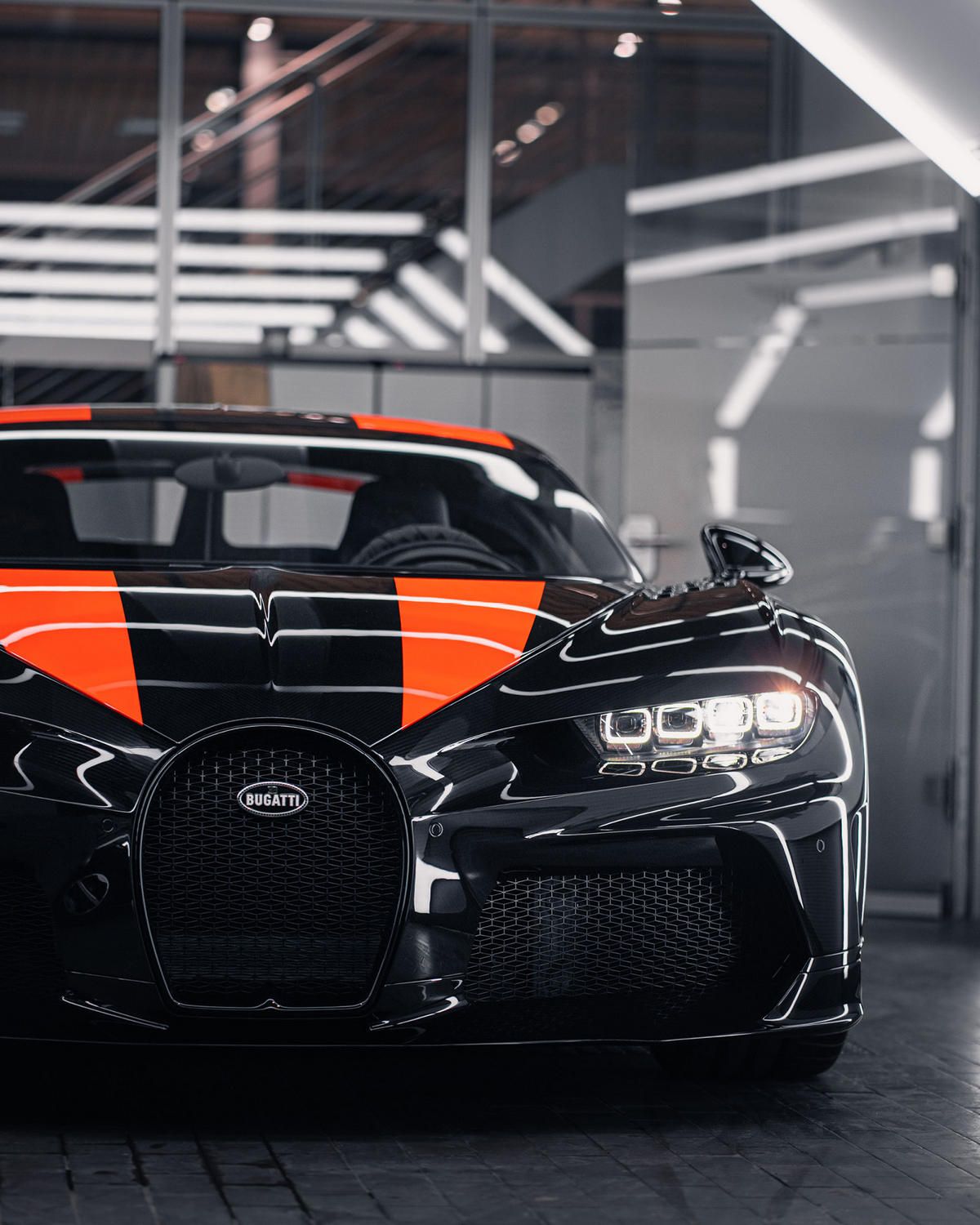 1200x1500 Law over aesthetics $4 million Bugatti Chiron Super Sport was pulled over by UK cops for a missing front number plate