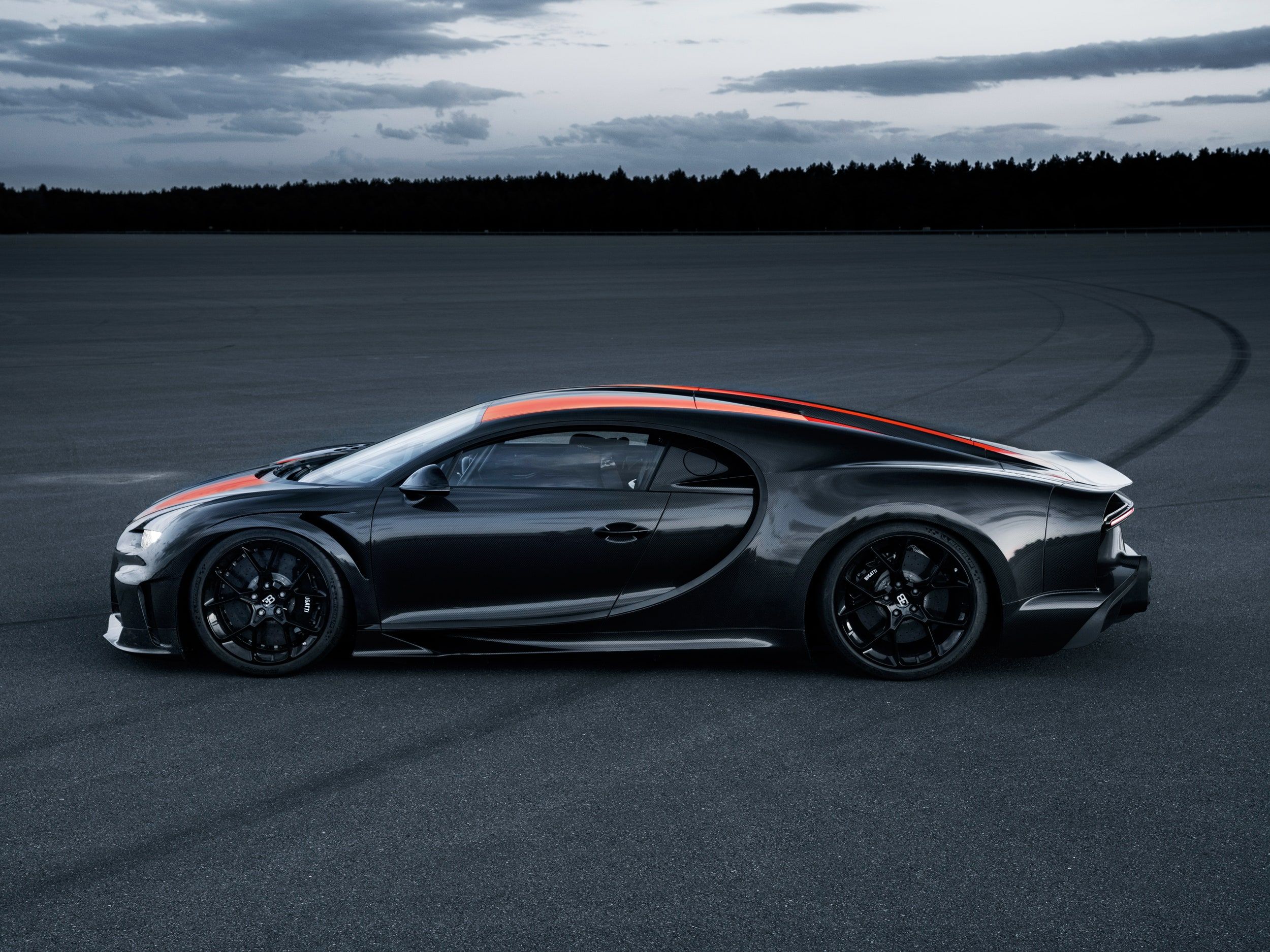 2500x1875 Bugatti's Chiron Clocks 305 MPH Thanks To Top Notch Tires