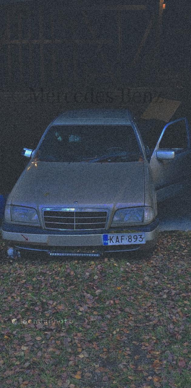 630x1280 Mercedes Benz W202 Wallpaper