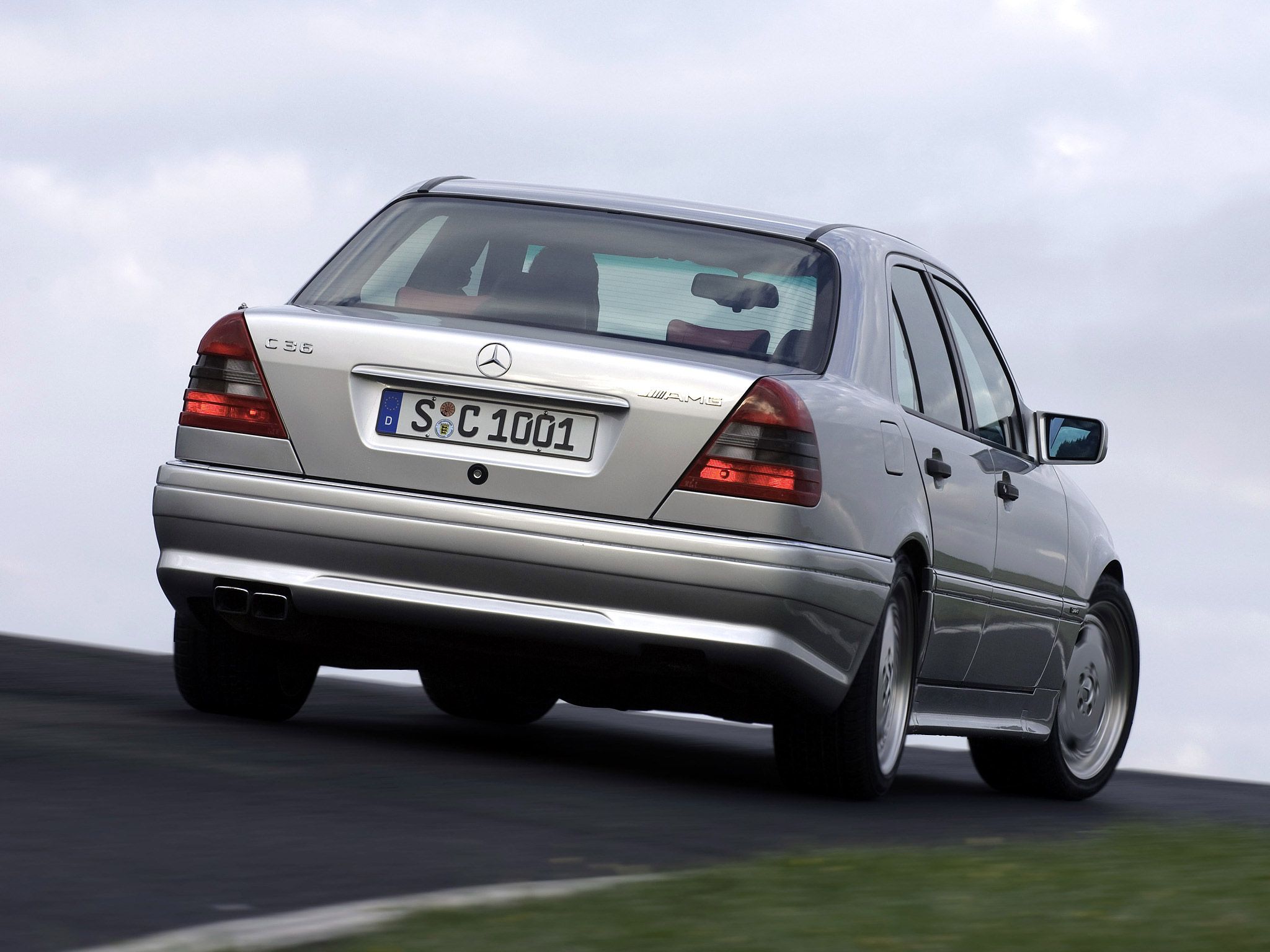 2048x1536 Mercedes Benz C36 AMG Wallpaper