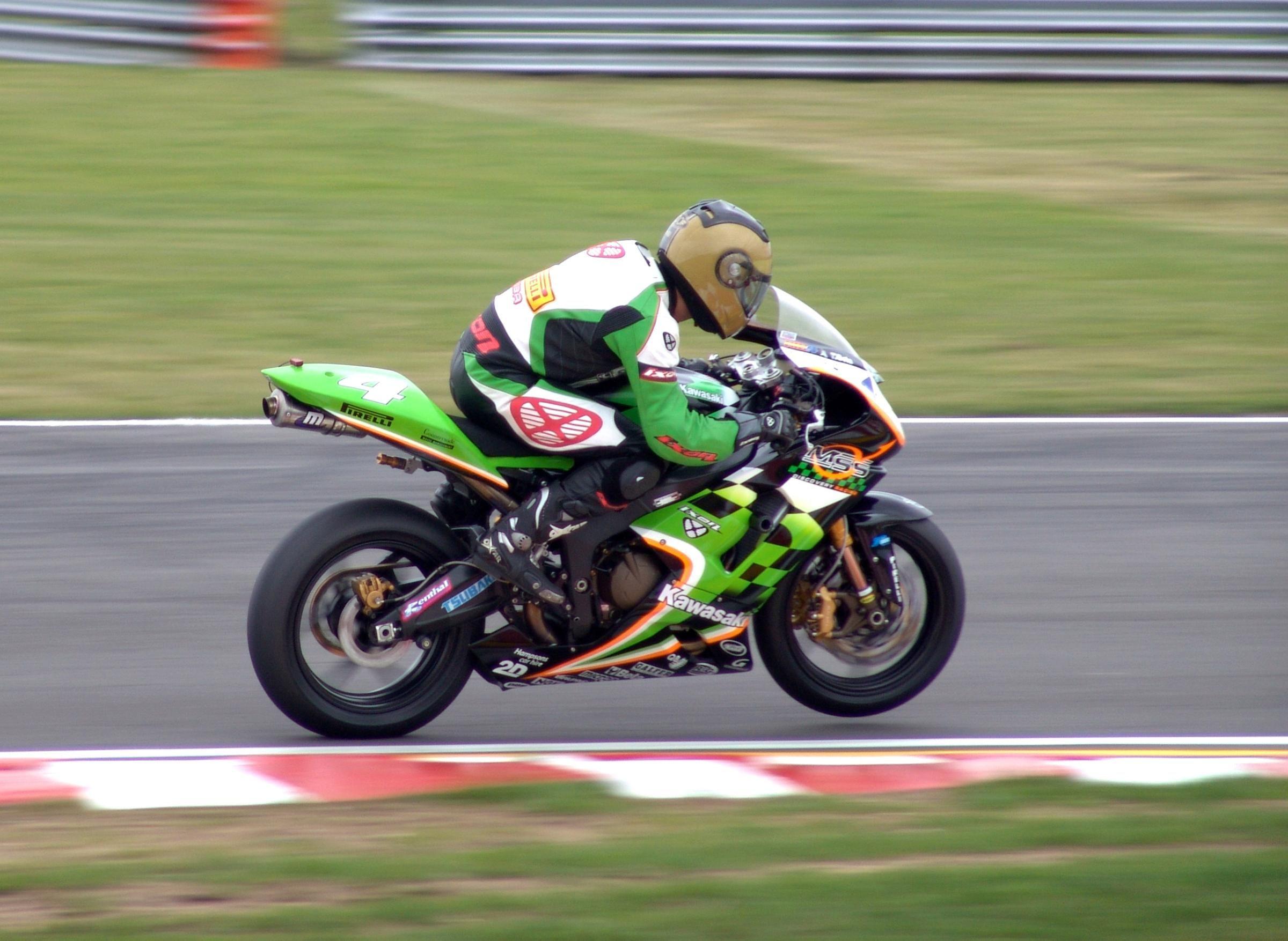 2400x1755 Super Street Bike Wallpaper