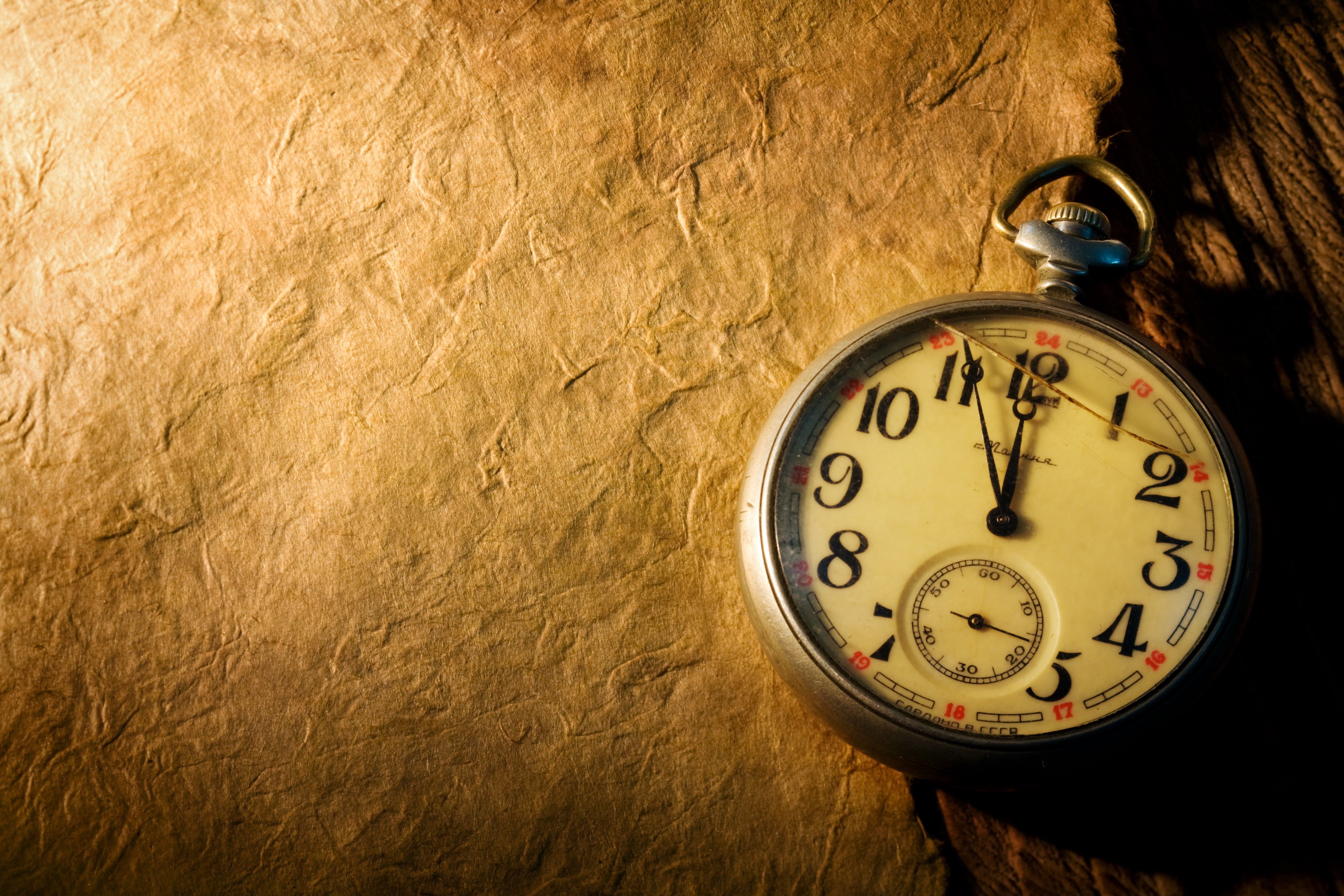 4368x2912 Wallpaper Obsolete, Hour Hand, Rusty, Objects Equipment, Silver, Wood, Number, Indoors, Alarm Clock, Dirty, Ancient, Brown, Old Fashioned, Minute Hand Free Download