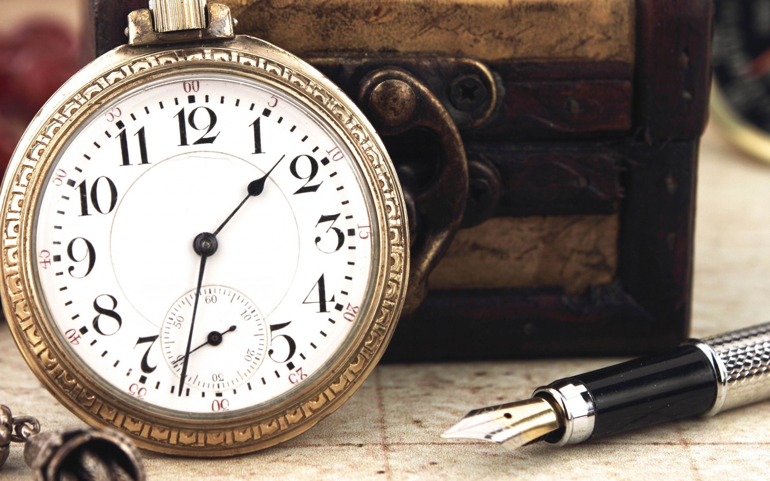2560x1600 Vintage Clock High Quality HD Wallpaper