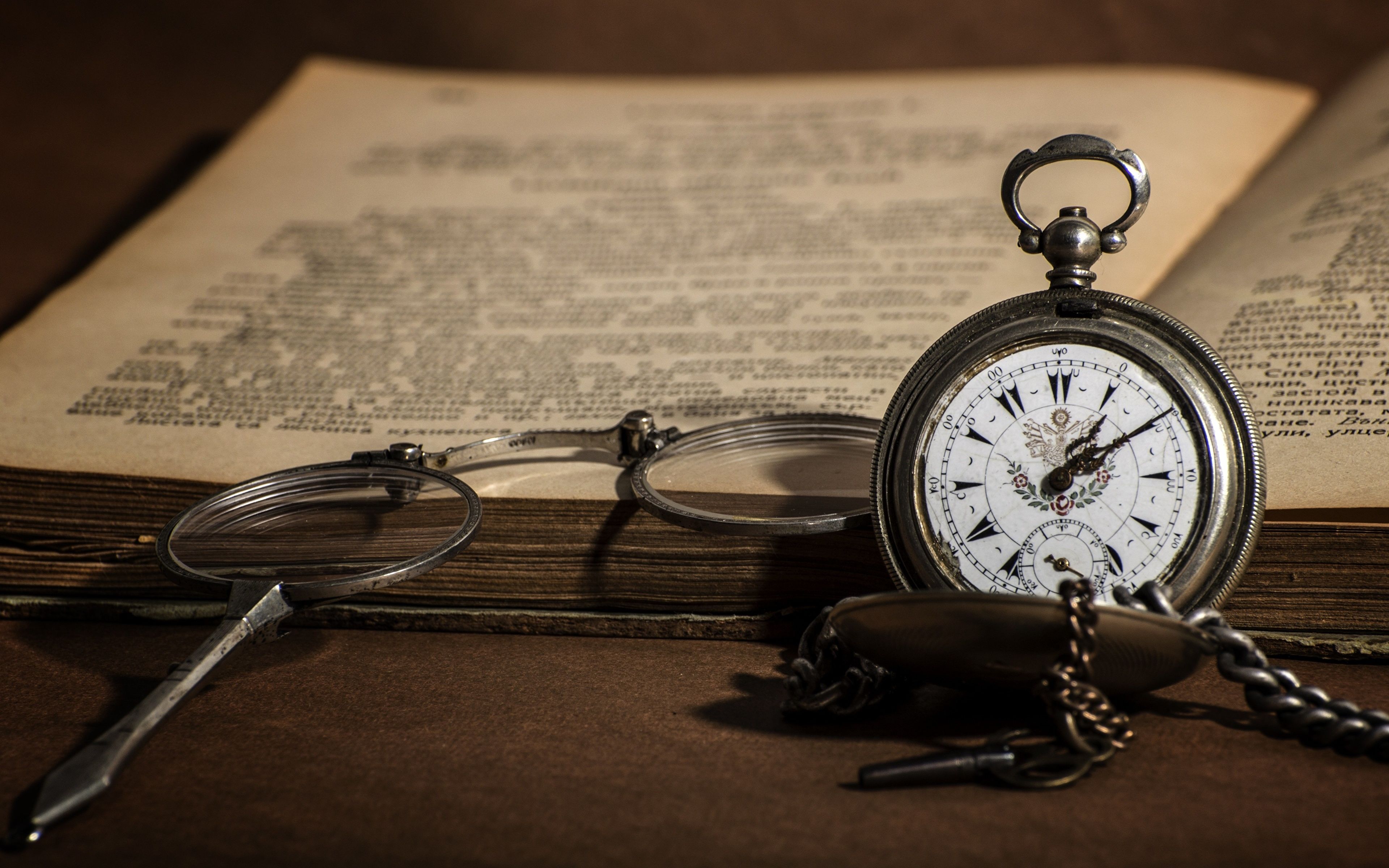 3840x2400 Picture Bokeh Pocket watch Clock books Glasses 3840x2400