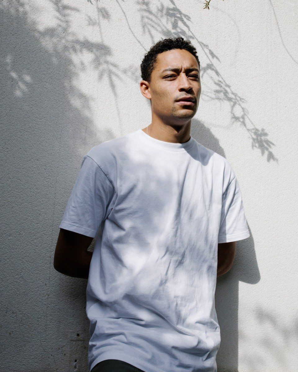 960x1200 Loyle Carner Photo