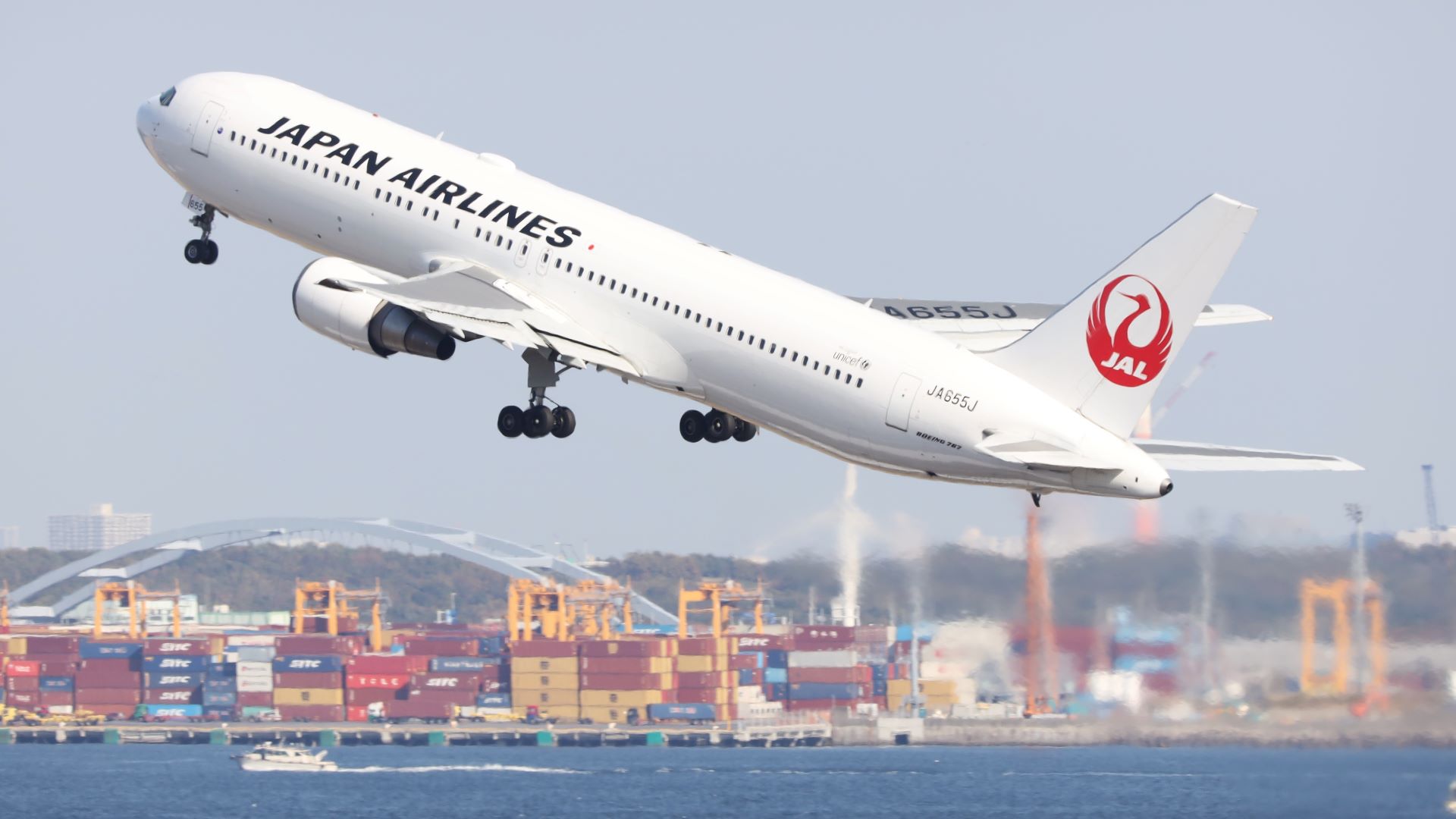 1920x1080 Japan Airlines returns to freighter business