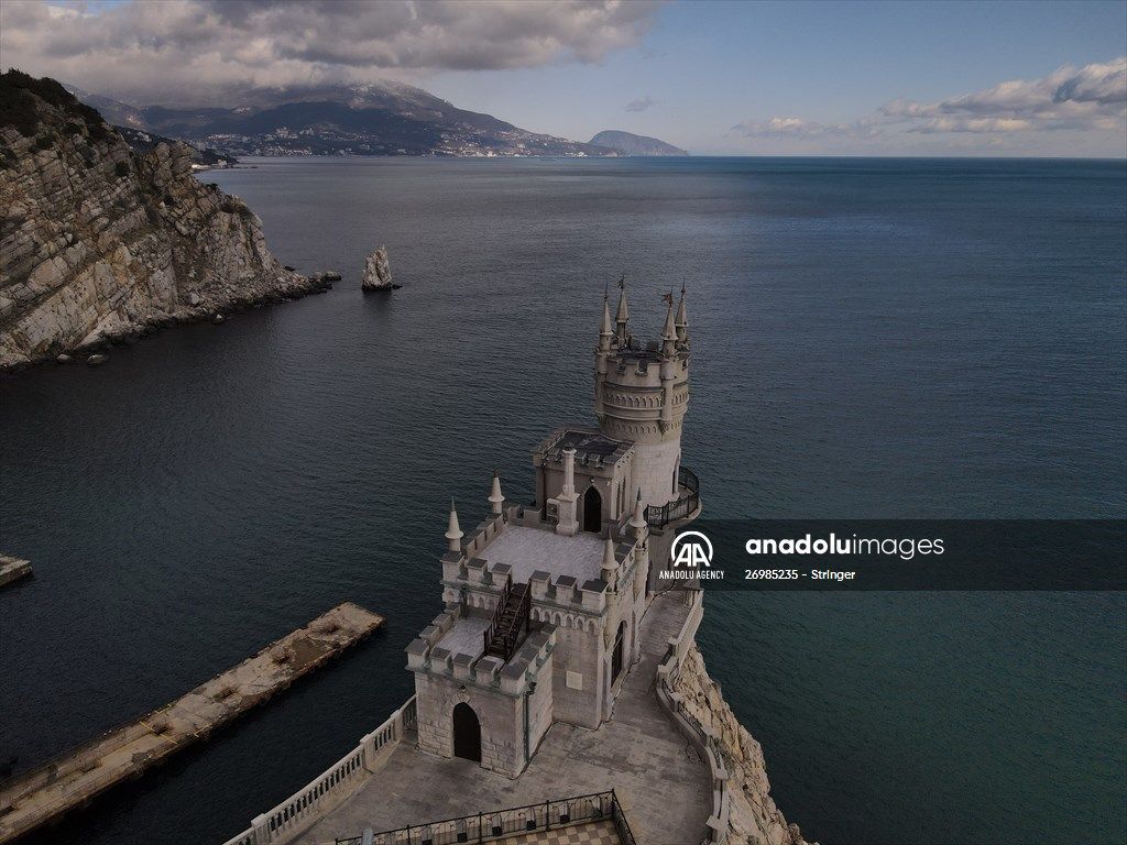 1024x768 Swallow's Nest Castle in Crimea