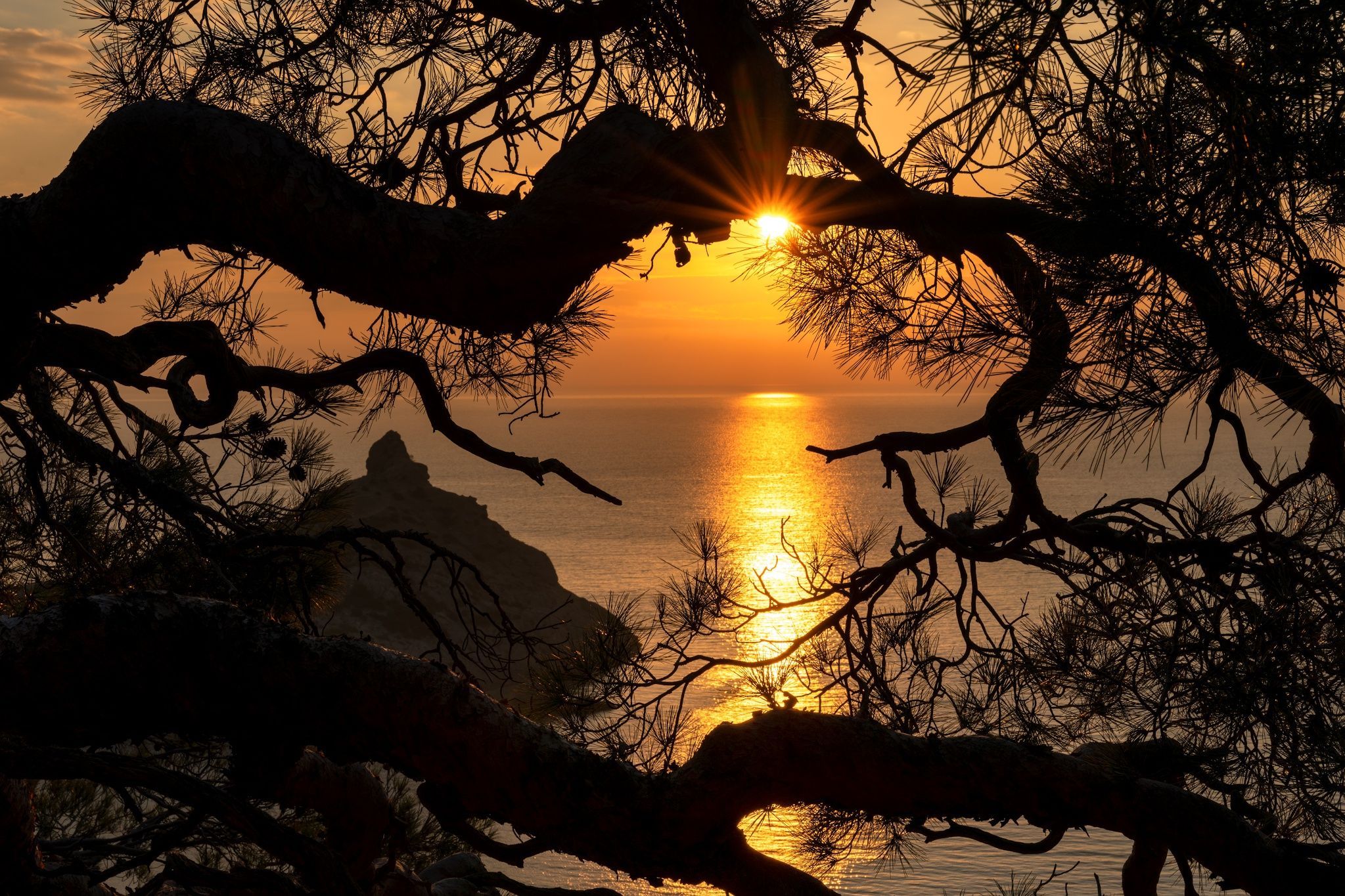 2047x1365 Download Crimea wallpaper for mobile phone, free Crimea HD picture