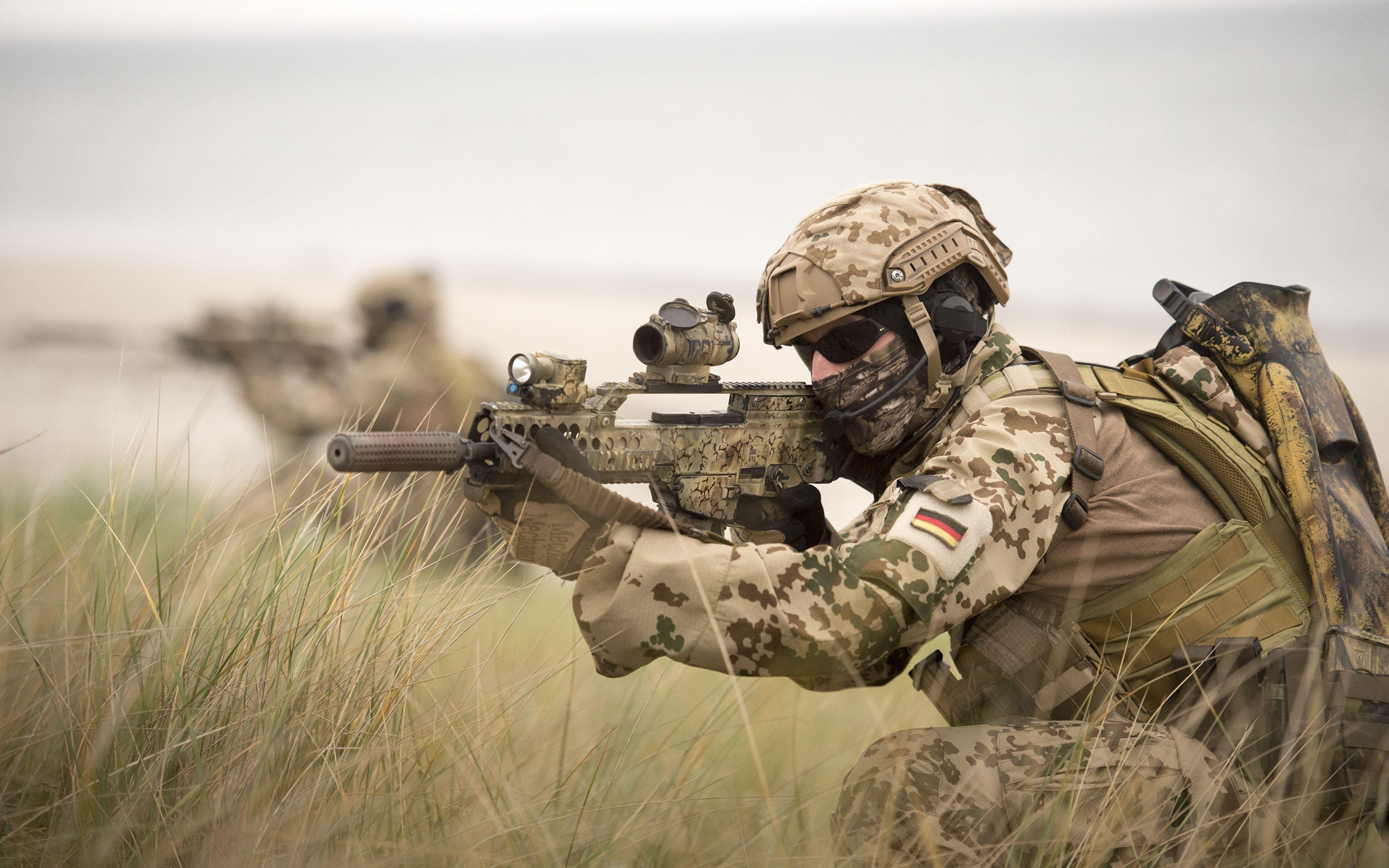 3840x2400 Image Soldiers Assault rifle German Army 3840x2400