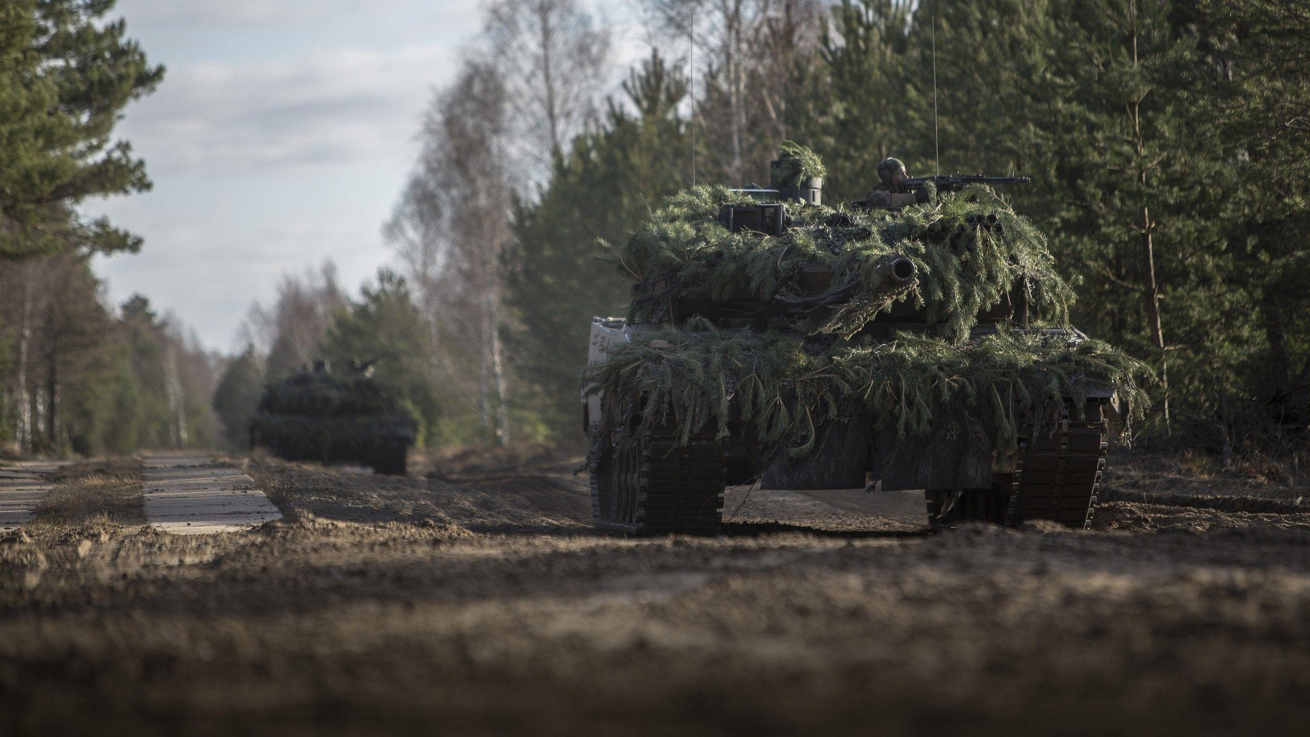 2560x1440 Wallpaper Leopard 2A tank, camo, German Army, Military