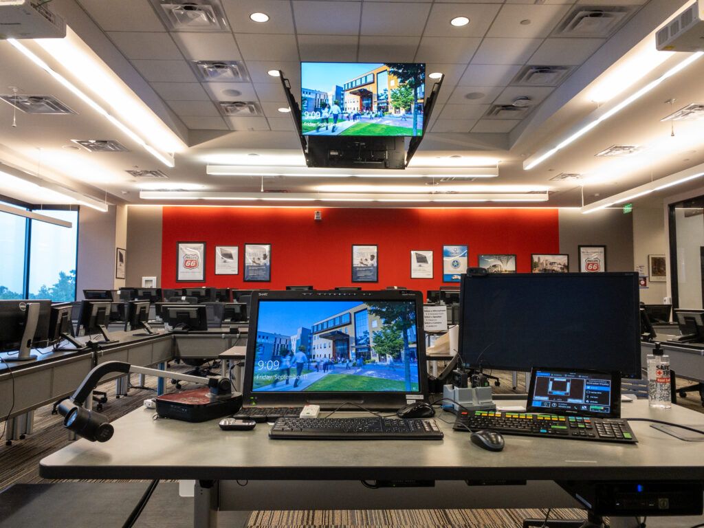 1024x768 W.J.W.H. Trading Room of Arkansas