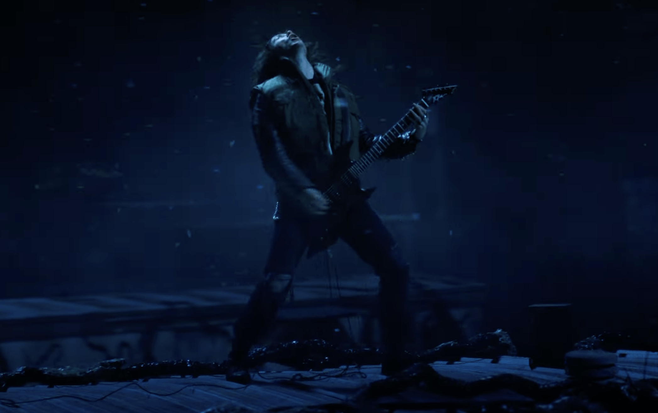 2094x1314 Stranger Things Fans Speculate About EDDIE MUNSON's Guitar Solo On TikTok