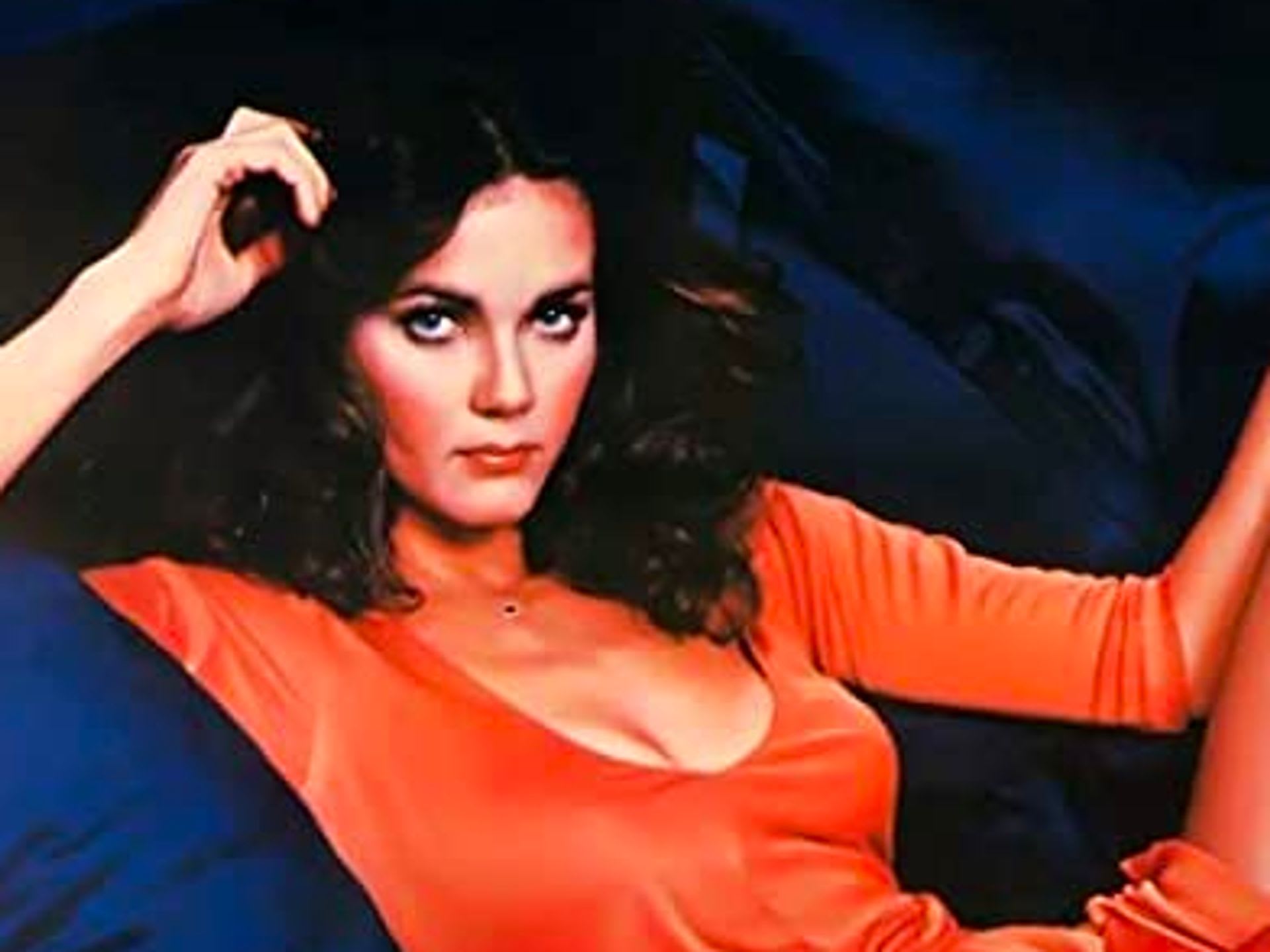 1920x1440 Wonder Woman actress Lynda Carter, showcases legs for days in epic throwback photo. HELLO!