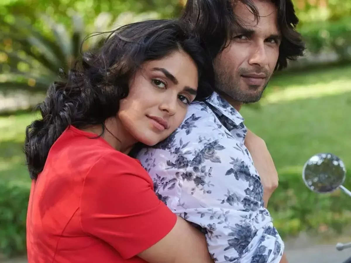 1200x900 Jersey Movie Release: Shahid Kapoor and Mrunal Thakur starrer 'Jersey' postponed amid rising Omicron scare