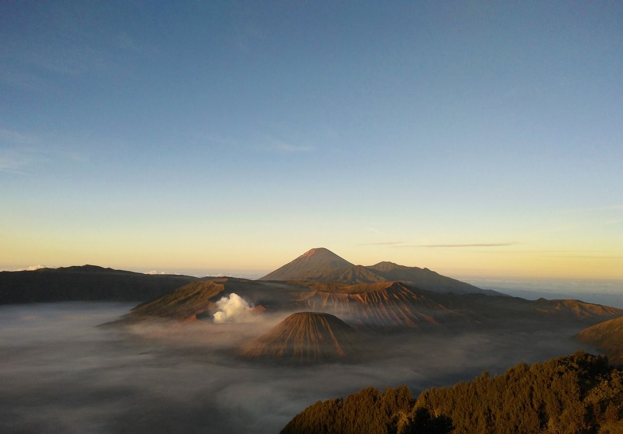1280x892 Volcano Mount Bromo Semeru