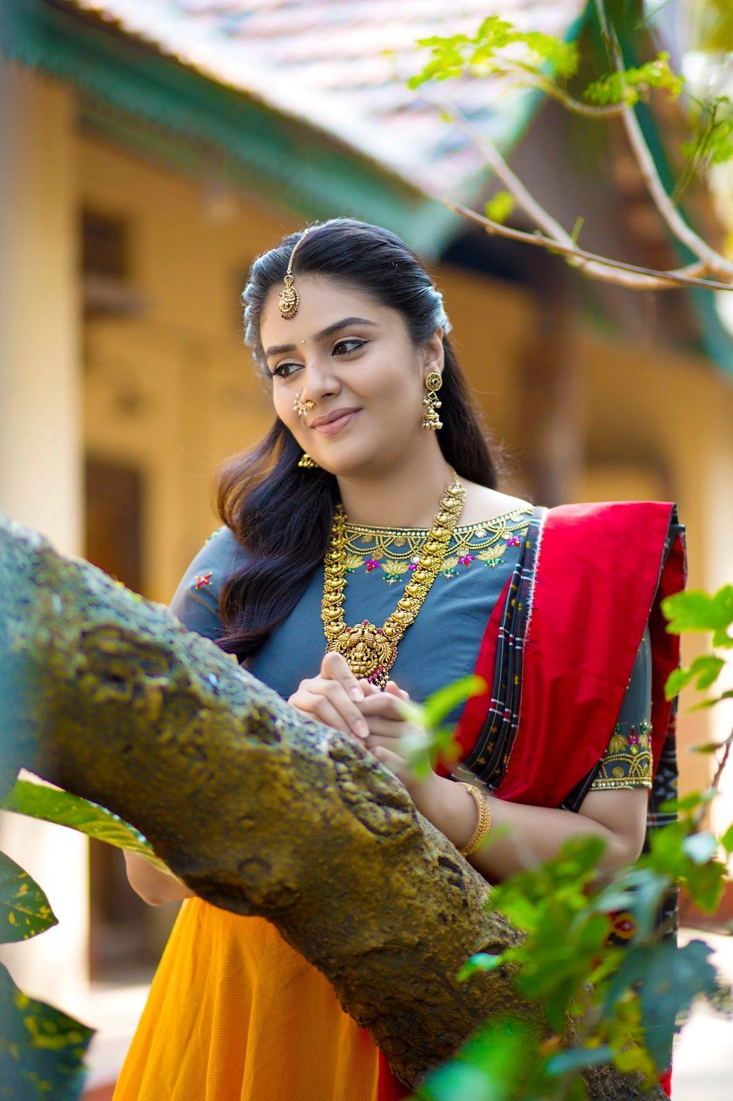 1066x1600 Sreemukhi Wallpaper