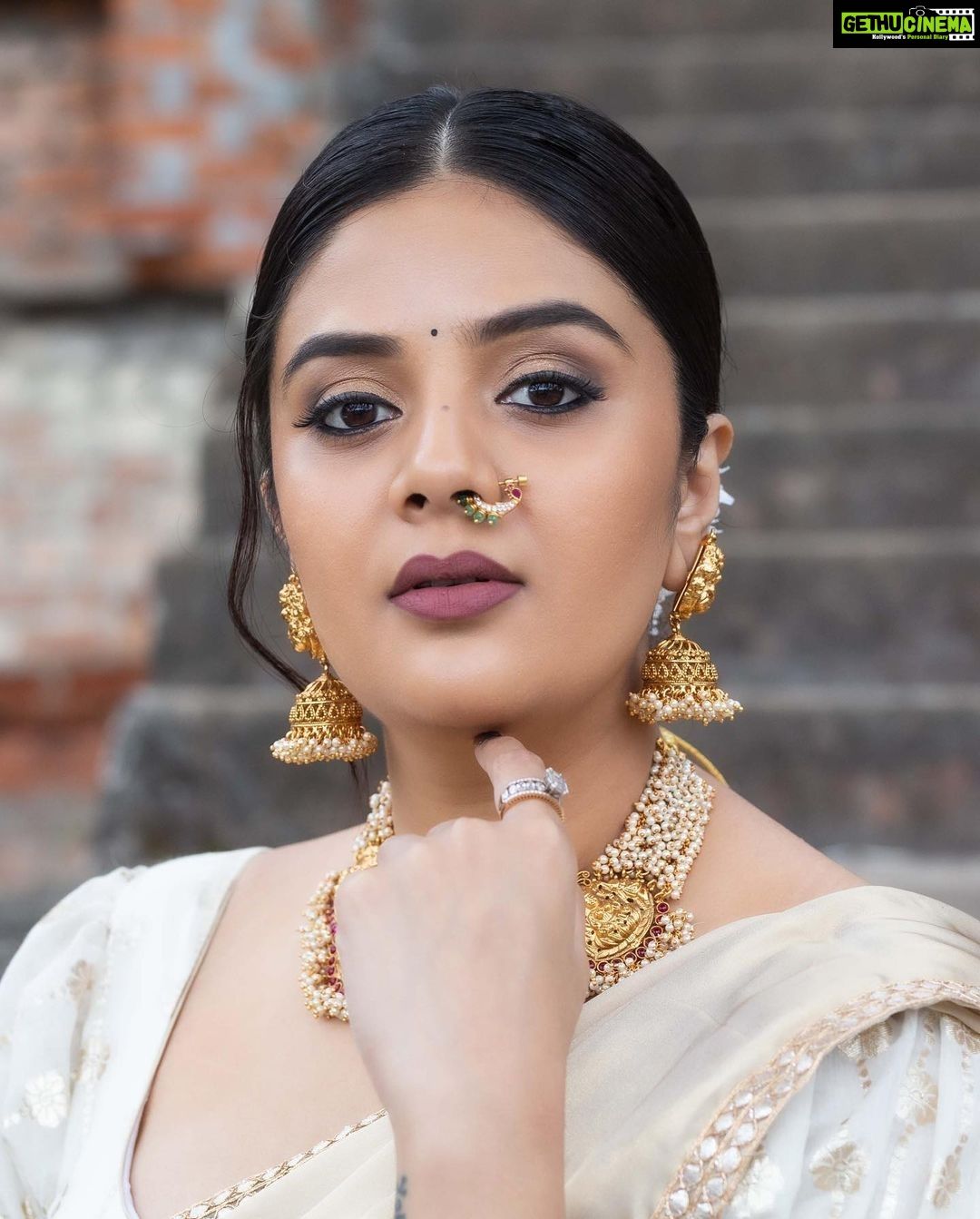 1080x1343 Actress Sreemukhi HD Photo and Wallpaper December 2021
