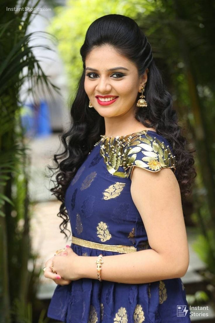 736x1103 Lucy