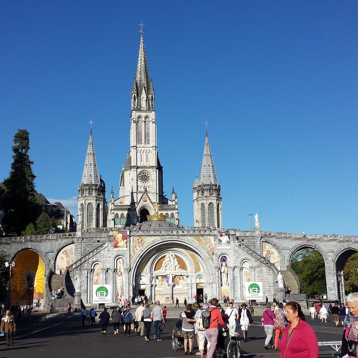 Lourdes Wallpapers - Top Free Lourdes Backgrounds - WallpaperAccess