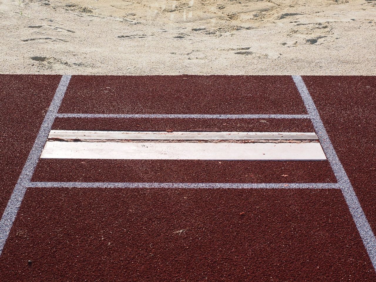 Long Jump Wallpapers - Top Free Long Jump Backgrounds - WallpaperAccess