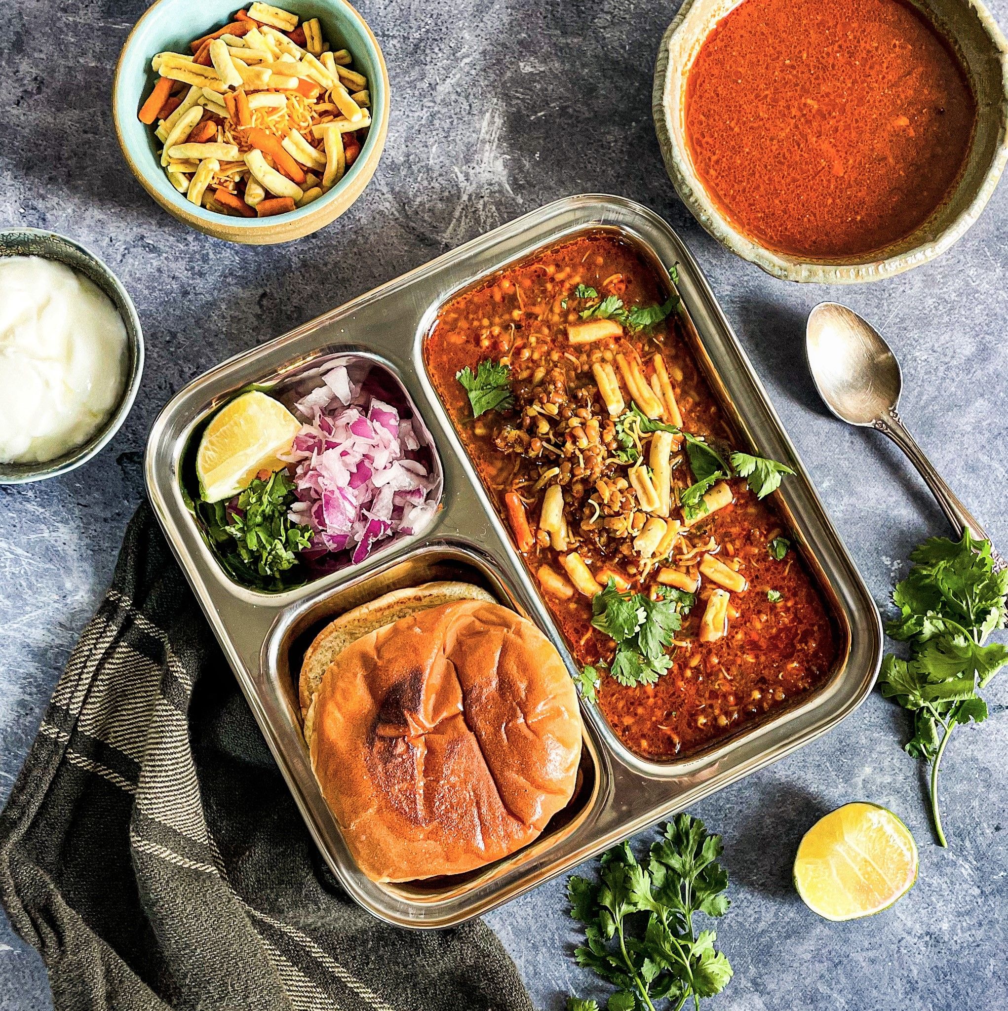 2042x2048 Misal Pav
