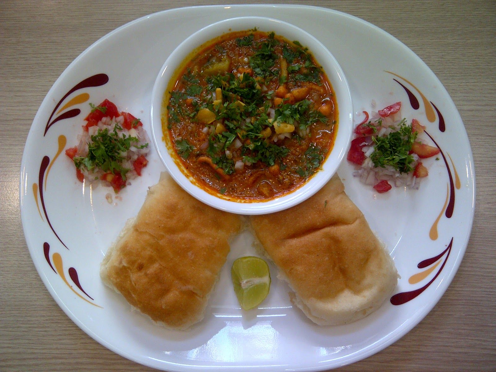 1600x1200 AMU'S RECIPES: Misal Pav