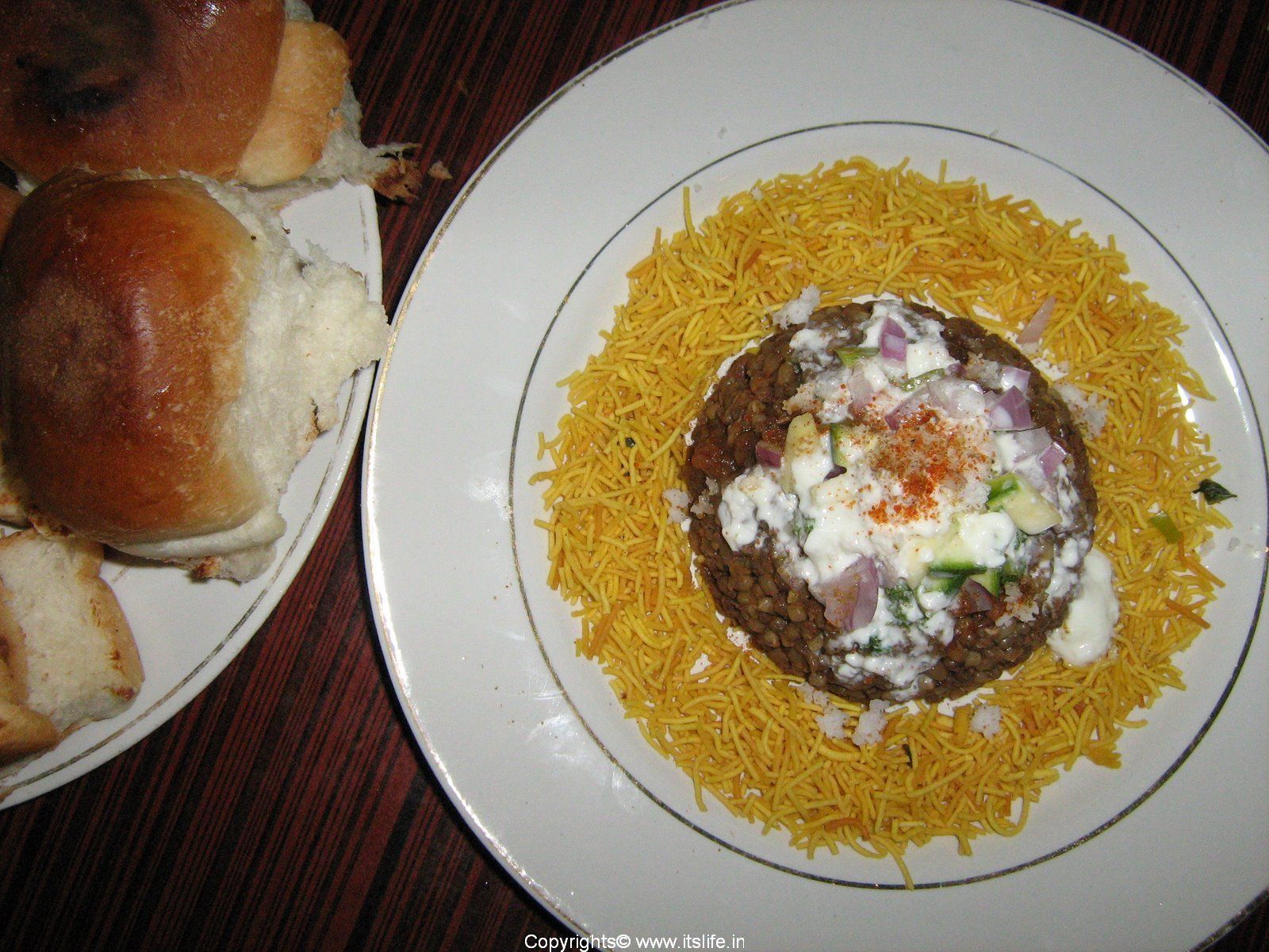1600x1200 Misal Pav Recipe. Maharashtrian Recipe. Chaat Recipe. Mumbai Street Food