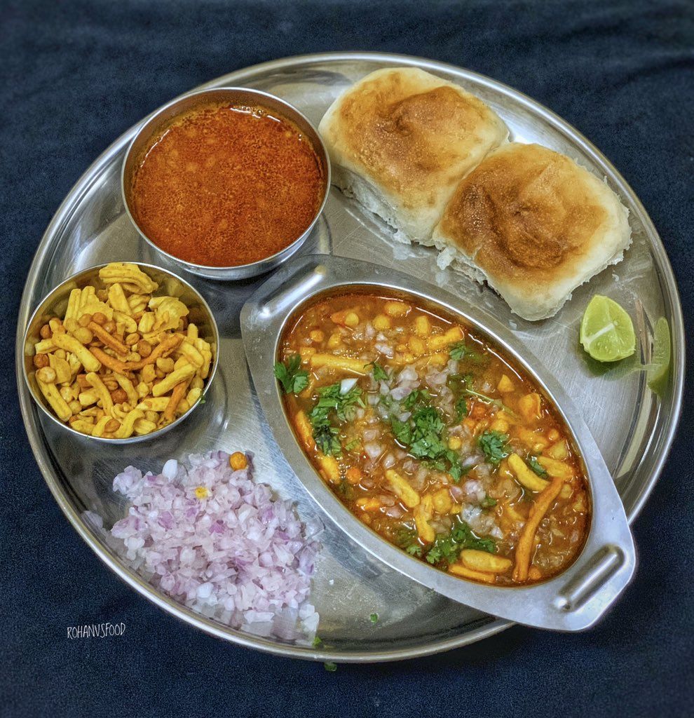 990x1024 rohanvsfood Misal Pav #misalpav #maharashtrianfood # misal #mumbailockdown #gharkakhana #maakehaatkakhana