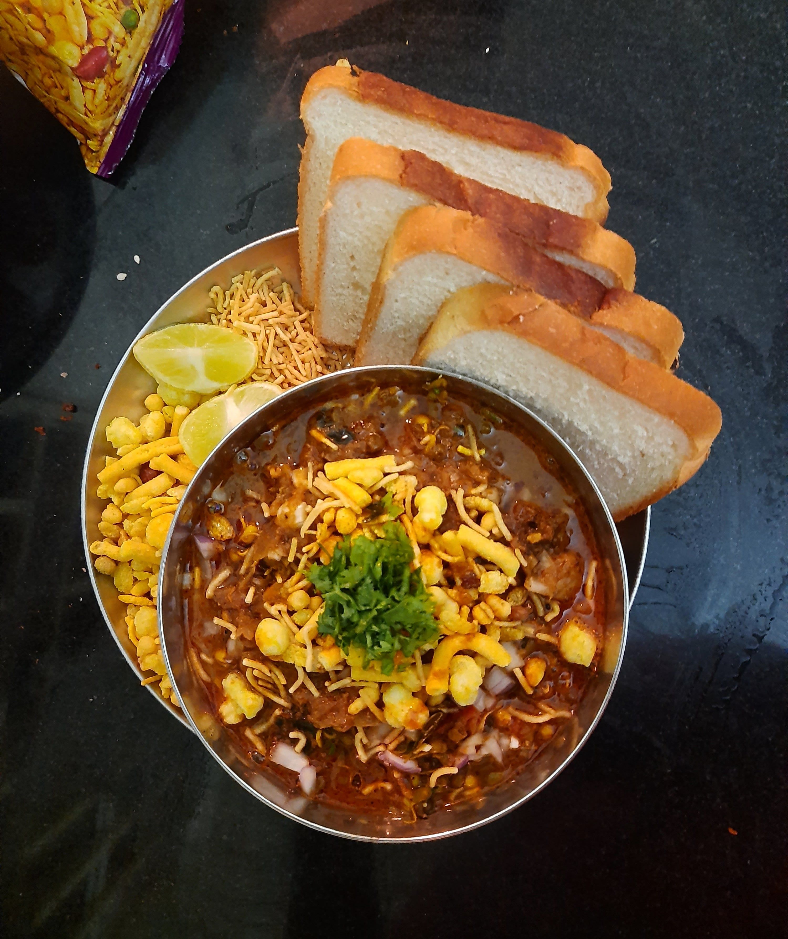 3000x3575 Misal Pav