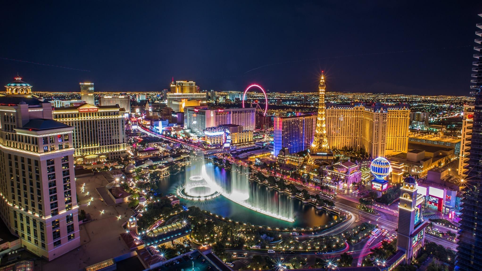 2044x1150 Las Vegas Strip Wallpaper