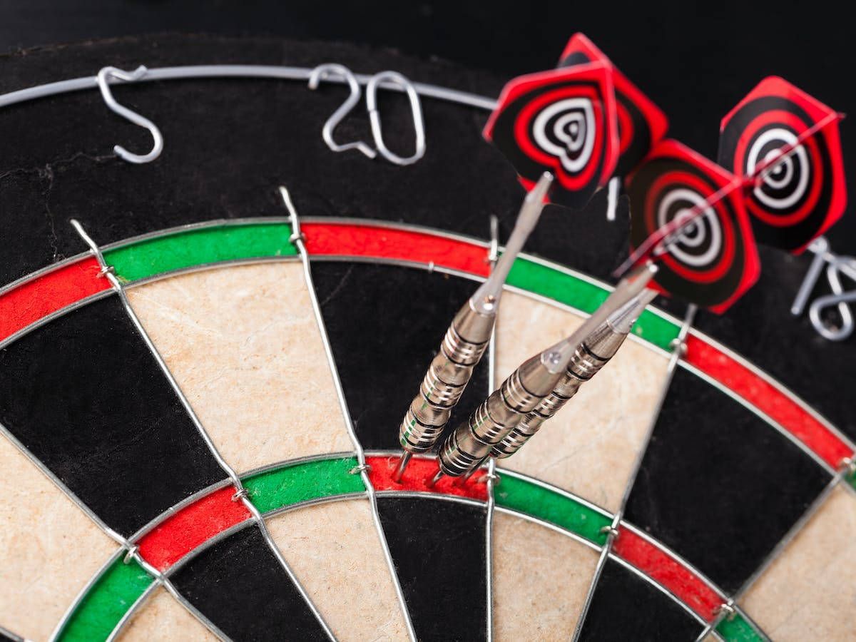 1200x900 Download Dartboard Three Red Arrow Darts Wallpaper