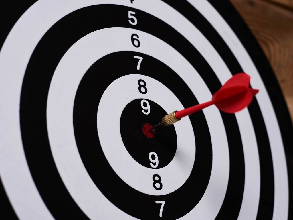 1024x768 Download wallpaper 1024x768 darts, board, dart, target, stripes, games, sports standard 4:3 HD background