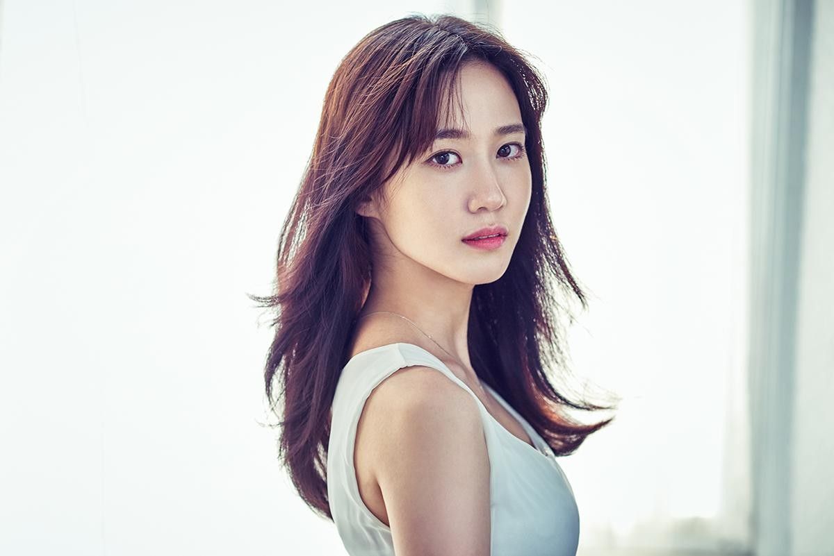 1200x801 Nao Kanzaki And A Few Friends: Park Eun Bin: The 'just Because She Needs A Few More Fans' Post
