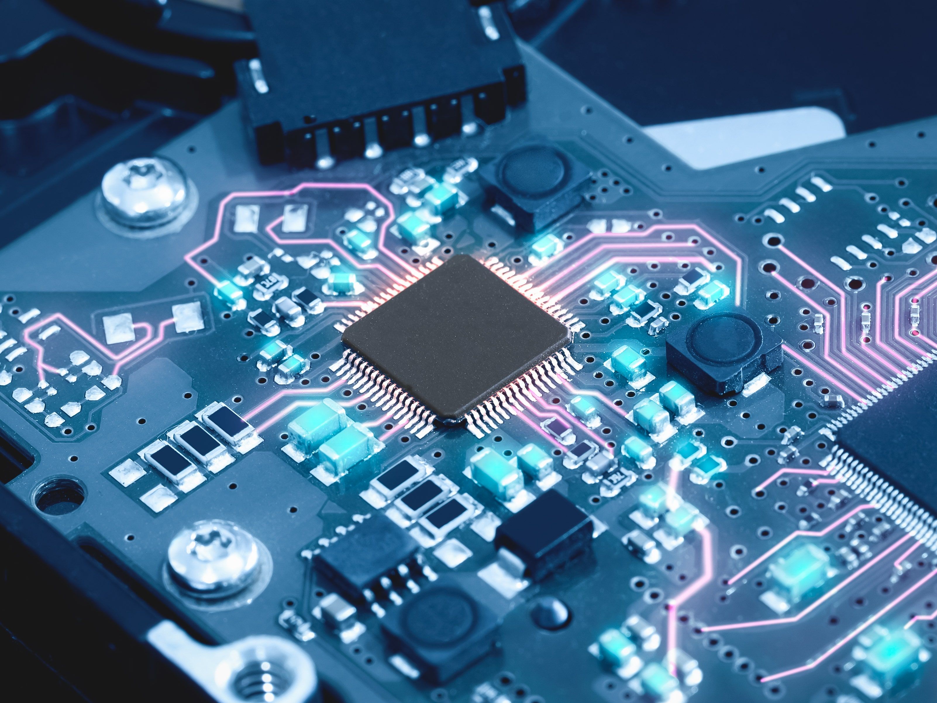 3204x2403 Microchip: Benefiting From Strong Microcontroller Demand And Shortages (NASDAQ:MCHP)