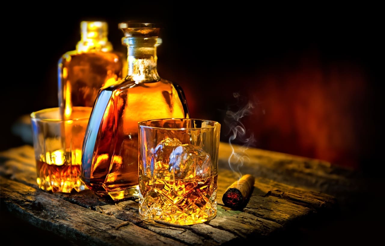 1281x819 Crown Royal Whiskey Prices And Sizes (Complete Guide) Roof Drink Community