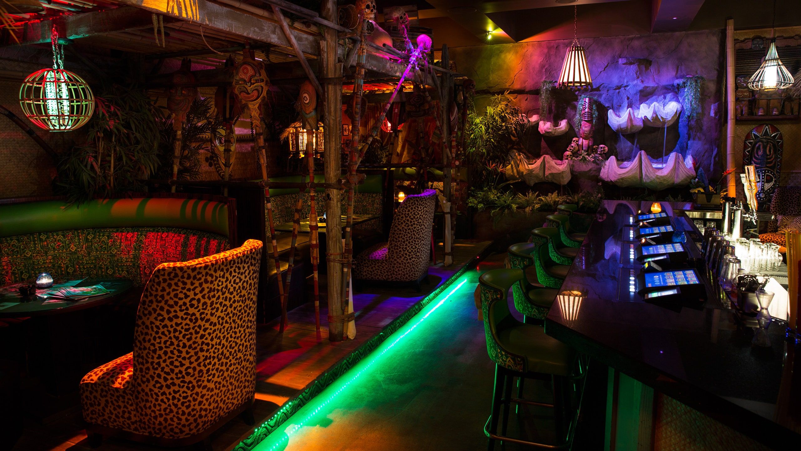 2560x1440 The Golden Tiki, Las Vegas, Nevada, U.S. Review. Condé Nast Traveler