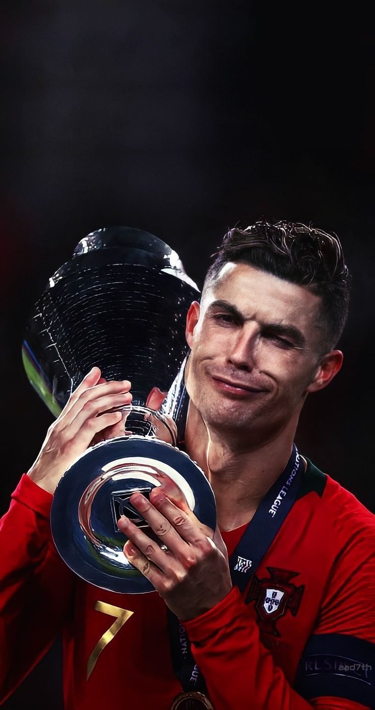 736x1390 Wallpaper = Cristiano Ronaldo. Cristiano ronaldo, Ronaldo, Bóng đá. Fotos do cr Fotografia de futebol, Futebol fotos