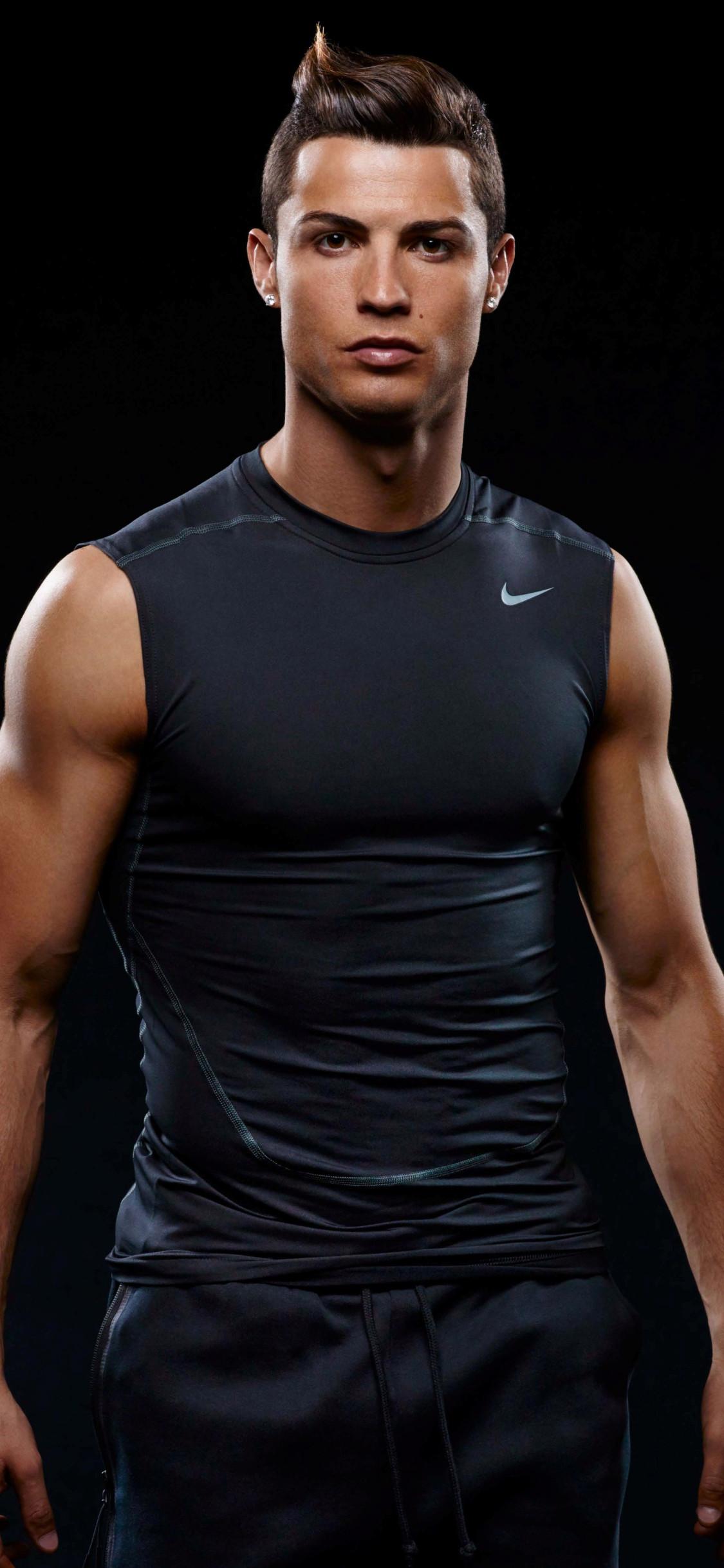 1125x2436 Cristiano Ronaldo Body Phone HD Wallpaper