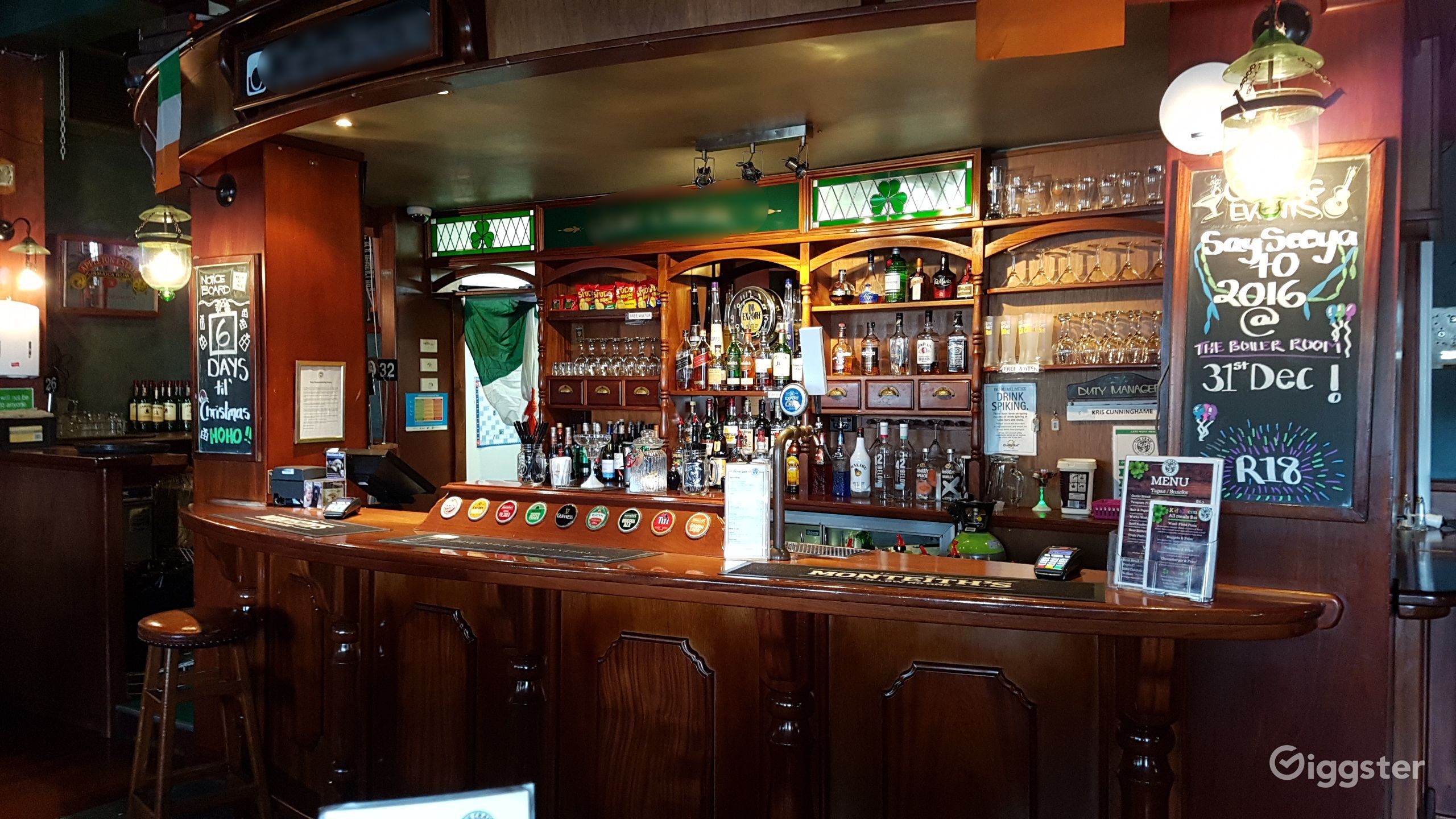 2560x1440 Stunning Historic Irish Pub. Rent this location on Giggster
