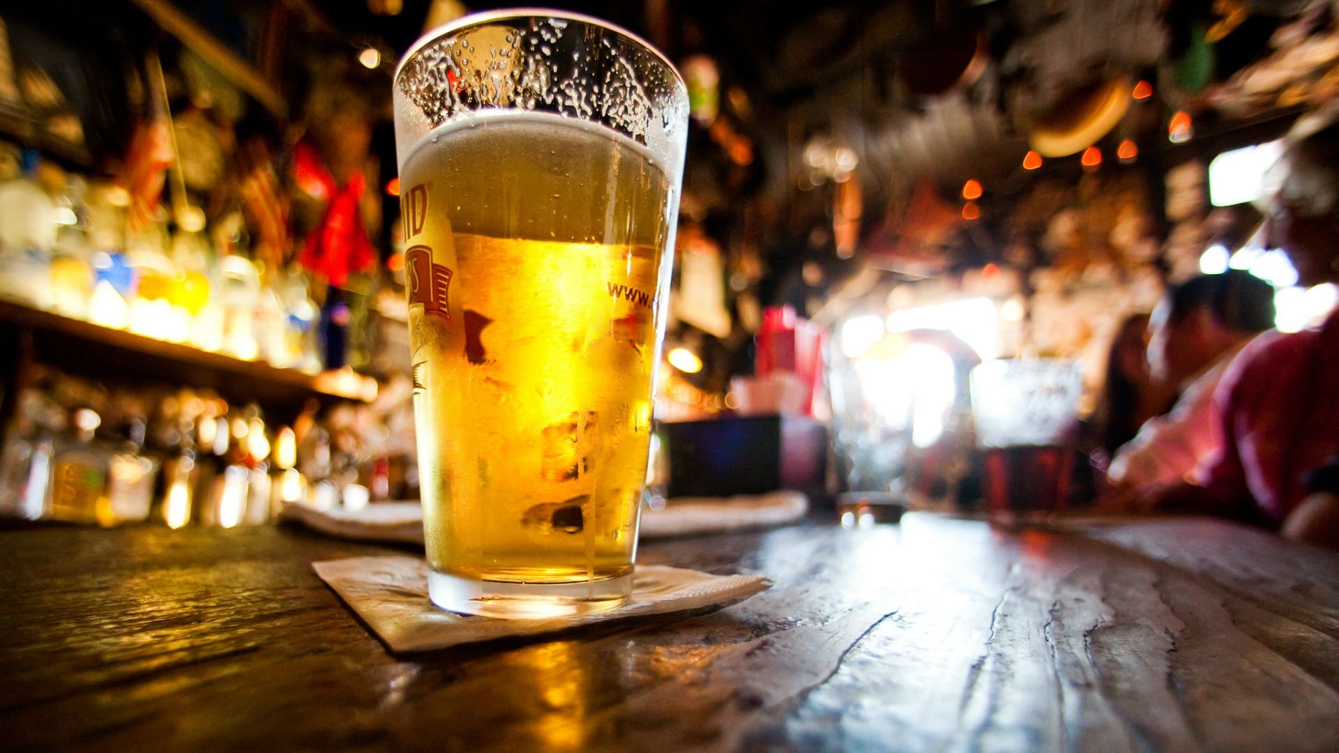 1920x1080 Irish Pub Comes Up With Genius Way Of Serving Half Pints