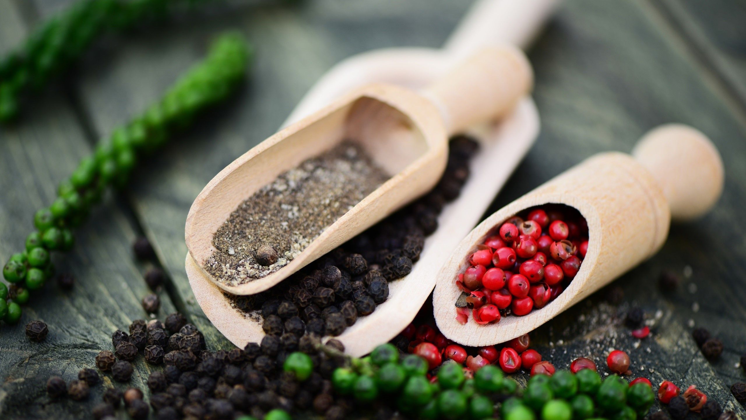 2560x1440 Wallpaper / food, spices, Pepper, Black pepper (Spice) free download