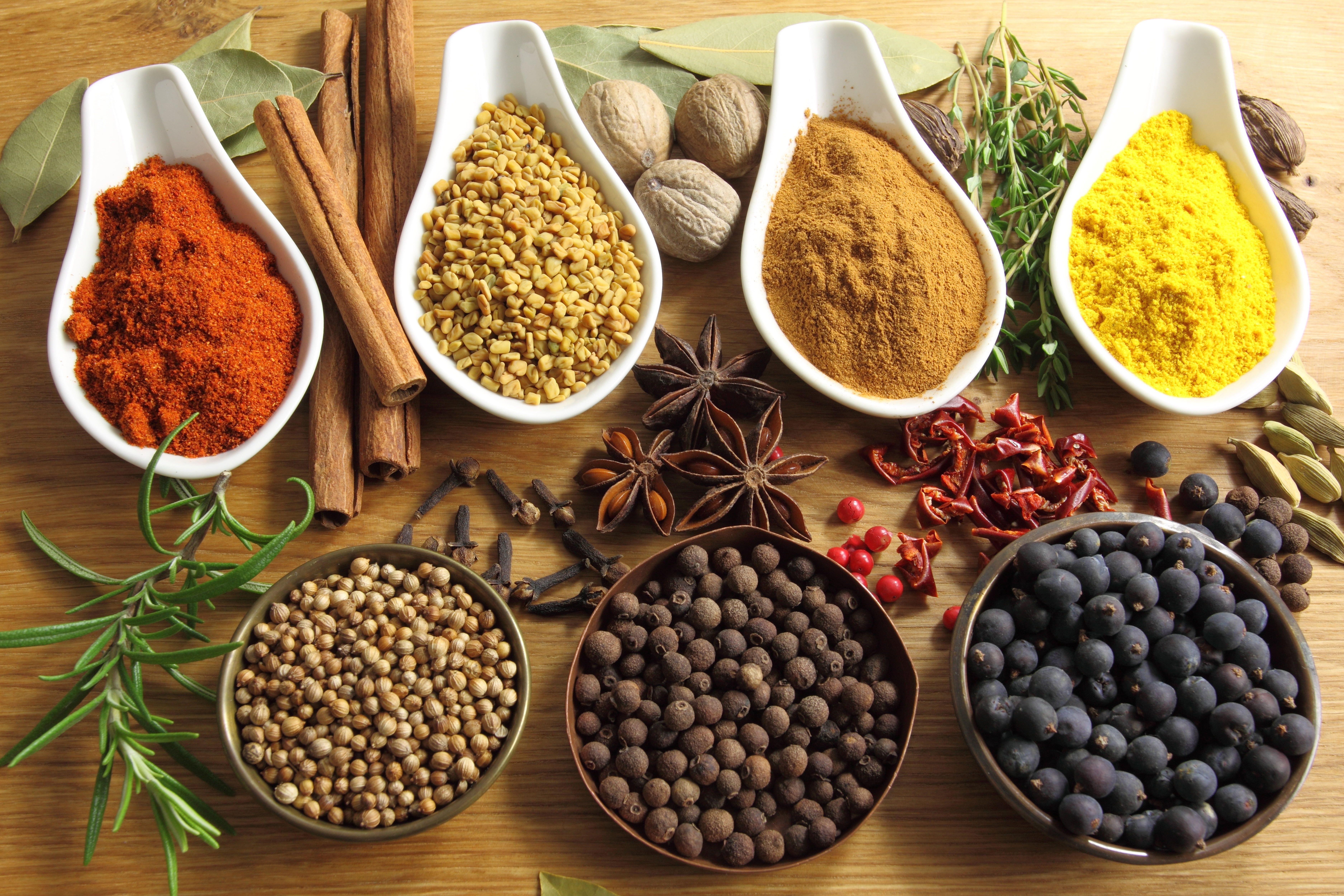 7500x5000 Assorted Food Spices #greens #table #cinnamon #spices Star Anise Black Pepper Red Pepper #bowls #curry #coriander K #wallpaper #hdwallpap. Mat, Krydda, Paprikor