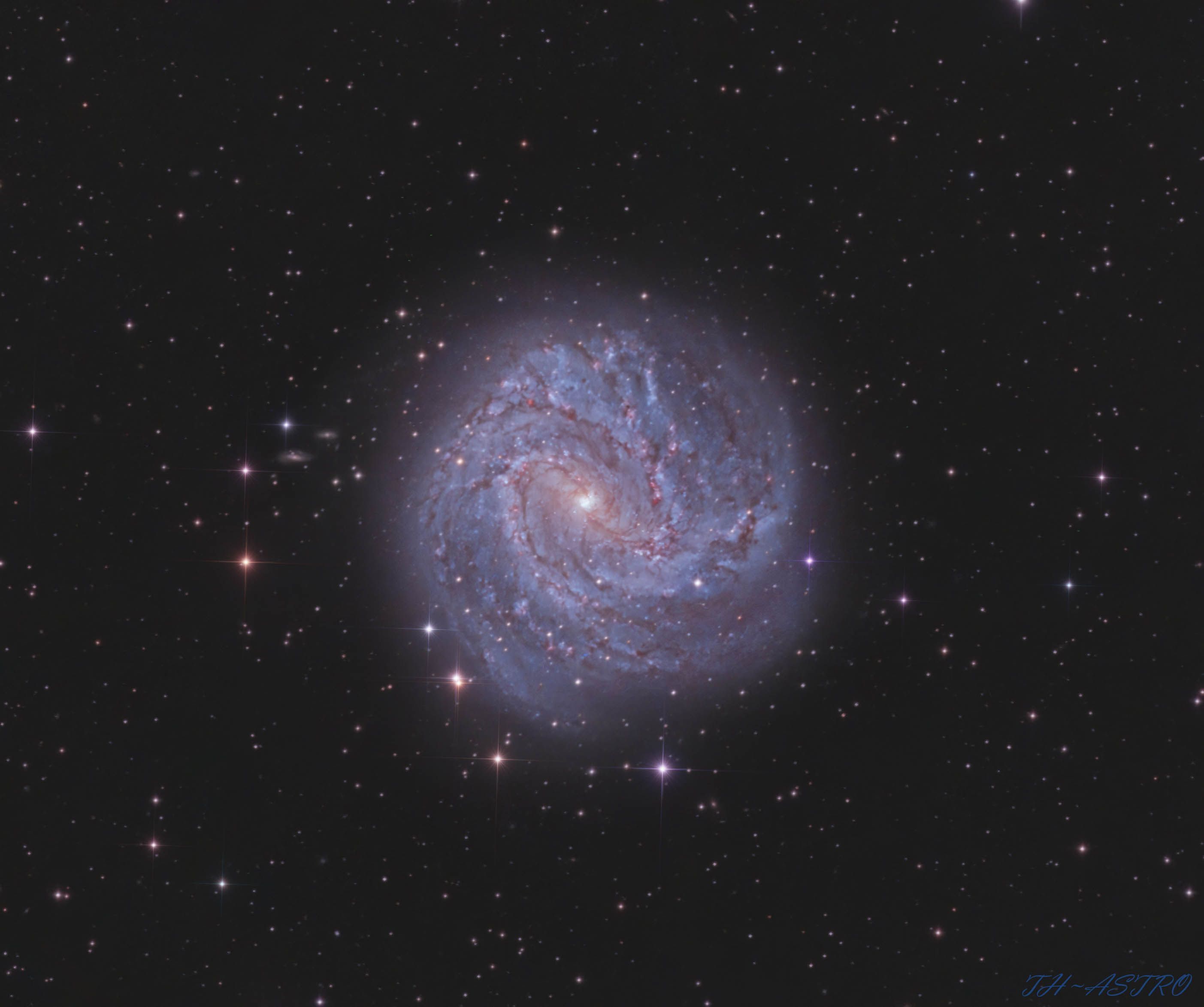 2806x2346 M83