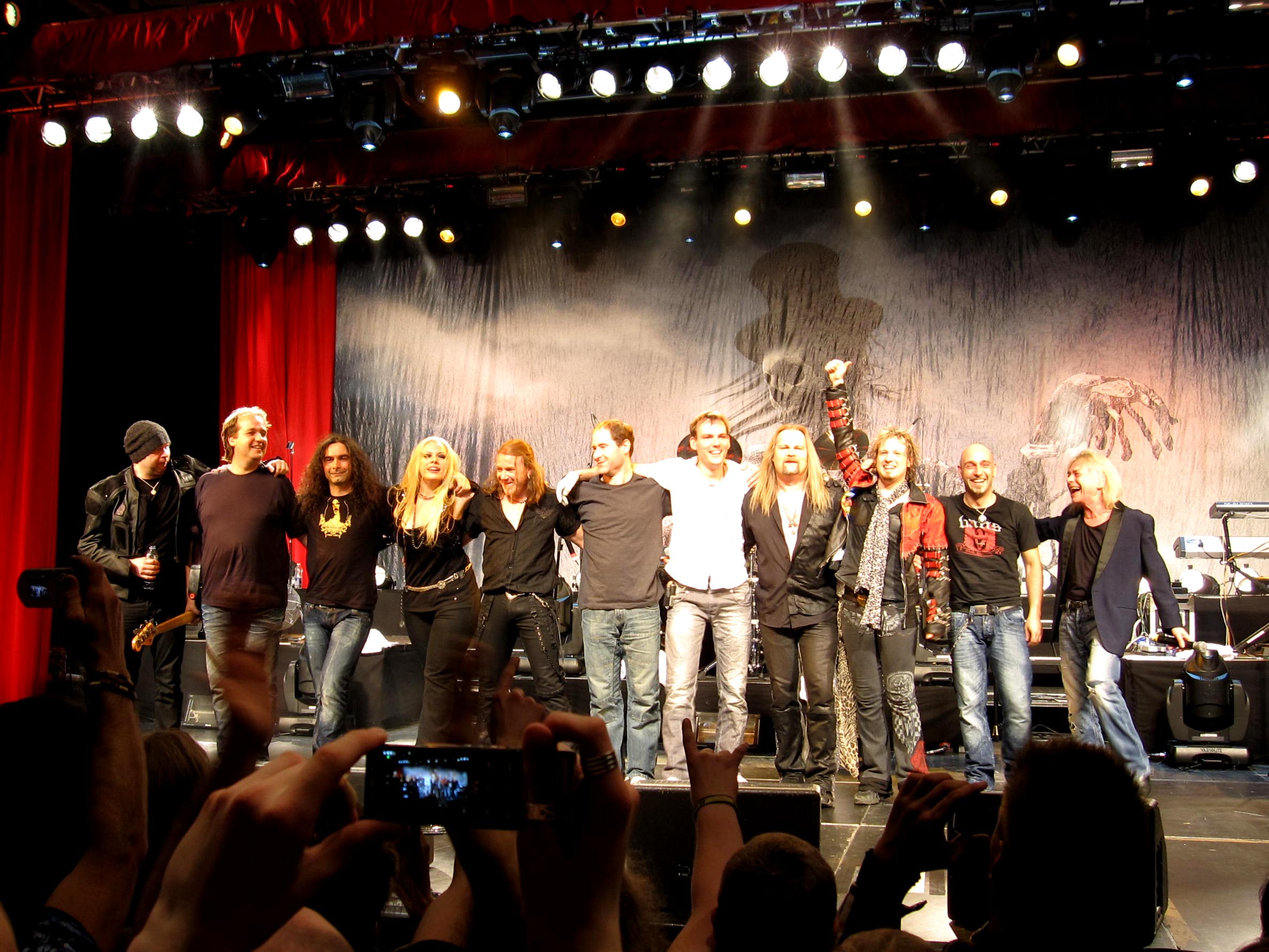 2374x1781 Avantasia