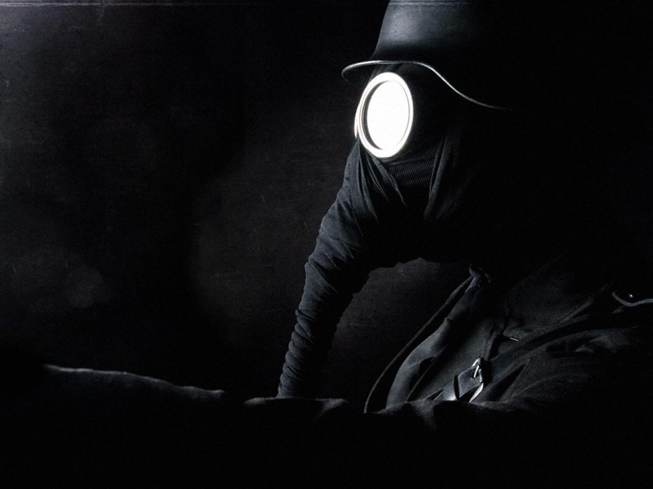 1280x960 Wallpaper Weird Disturbing Soldier With Antigas x 960